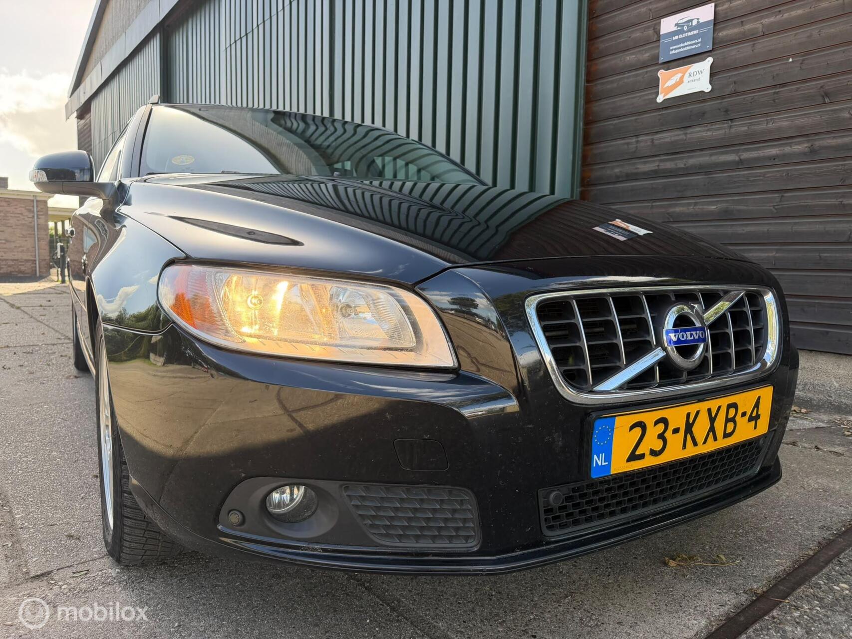 Volvo V70 2.4D Momentum Automaat 2010 - voorkant