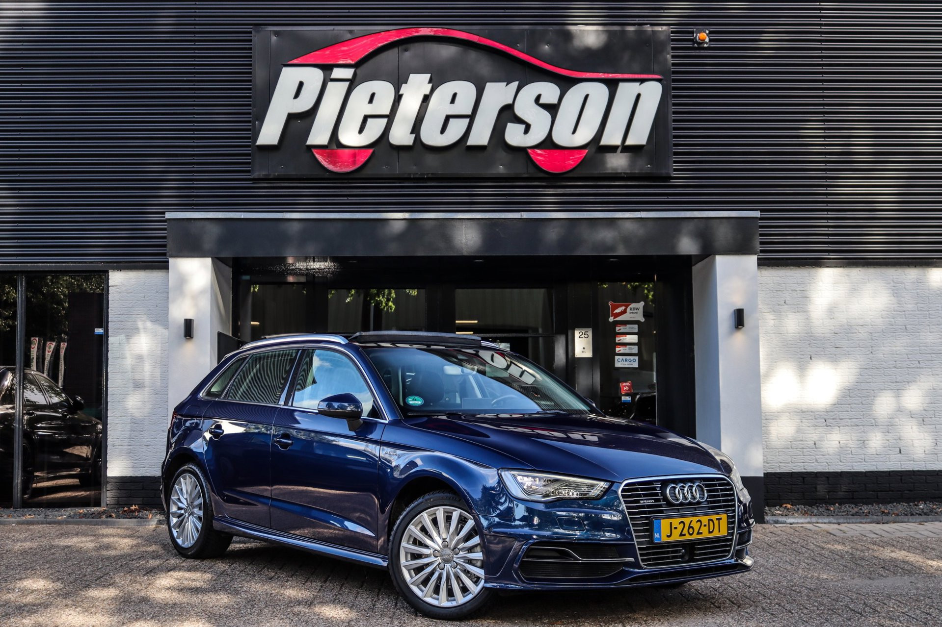 Audi A3 Sportback E-tron 1.4 e-tron PHEV PANO ACC KEYLESS CLIMA 2016 - voorkant