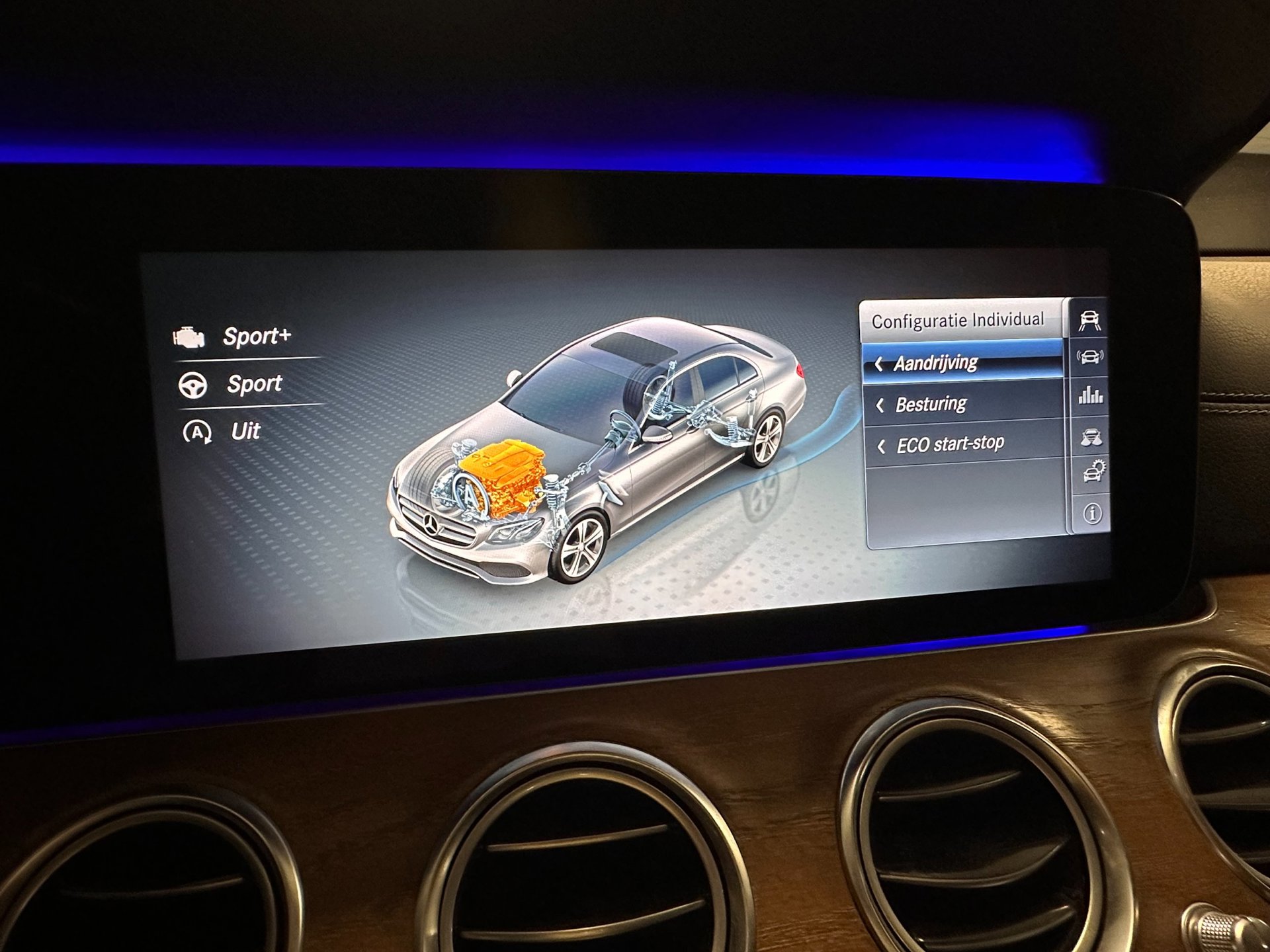 Foto van Mercedes-Benz E 200