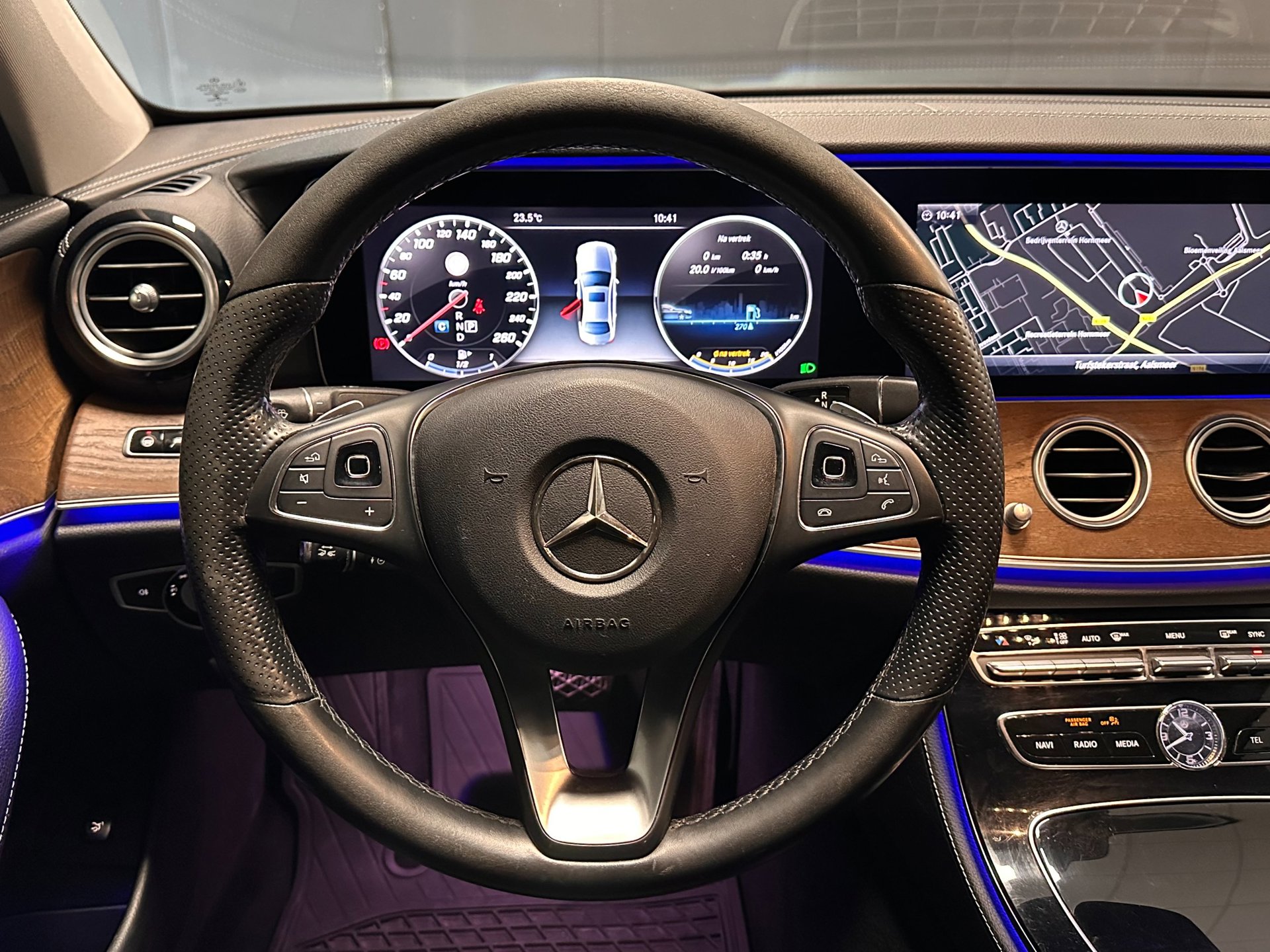 Foto van Mercedes-Benz E 200