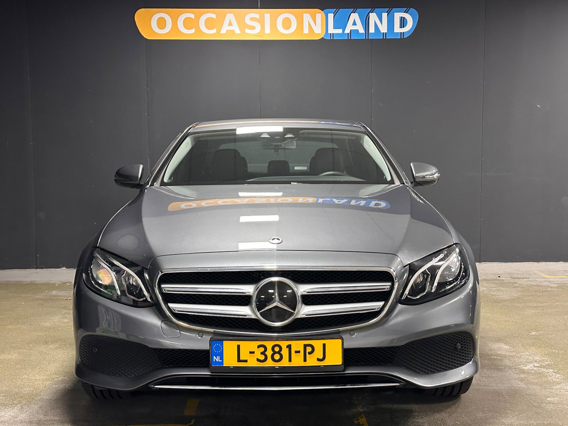 Foto van Mercedes-Benz E 200
