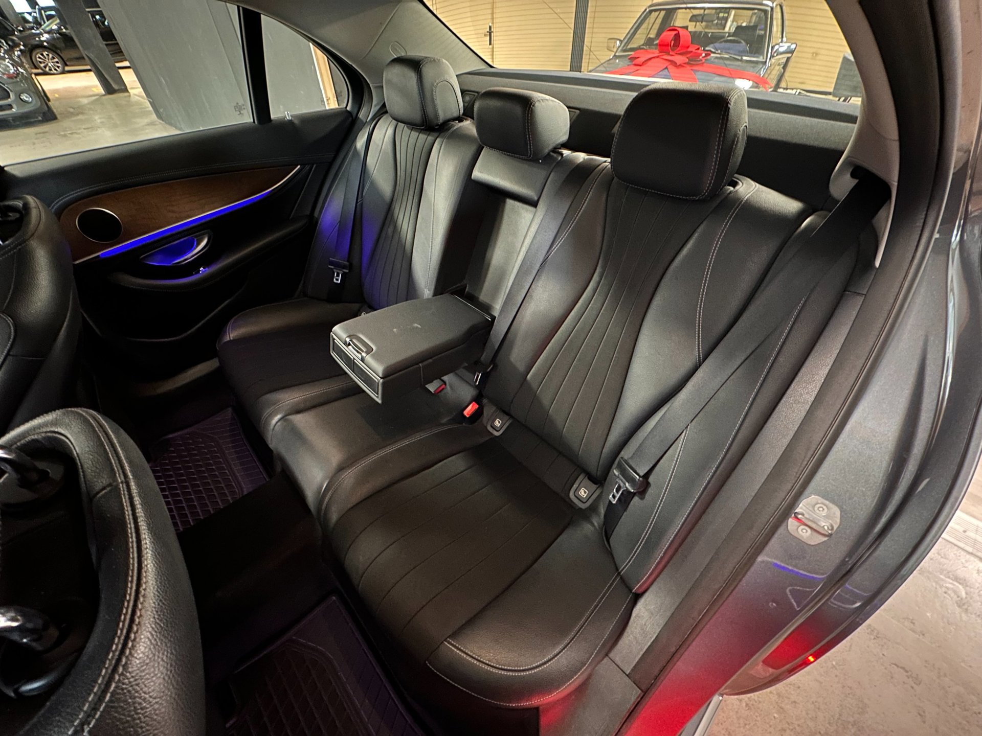 Foto van Mercedes-Benz E 200