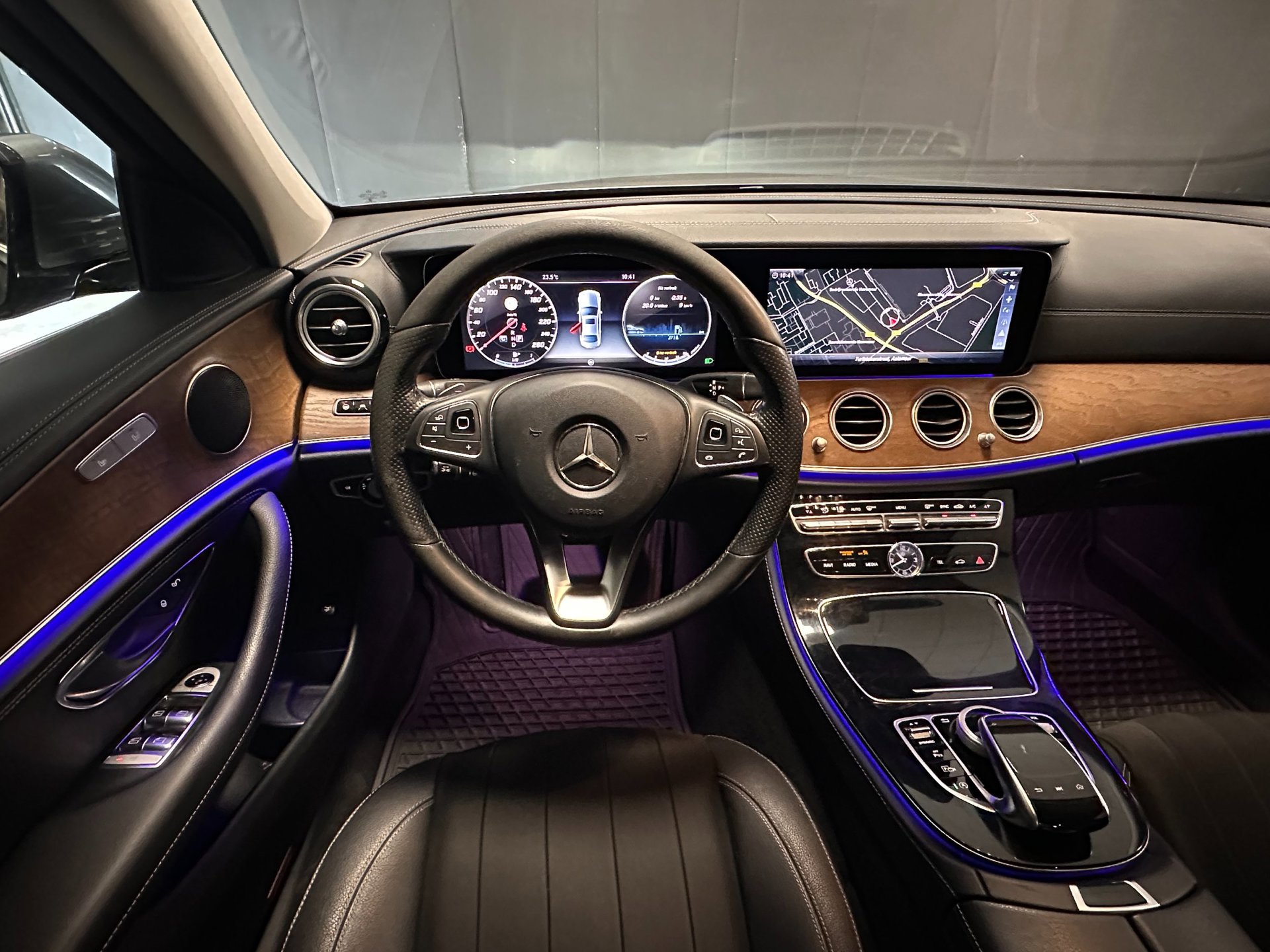 Foto van Mercedes-Benz E 200
