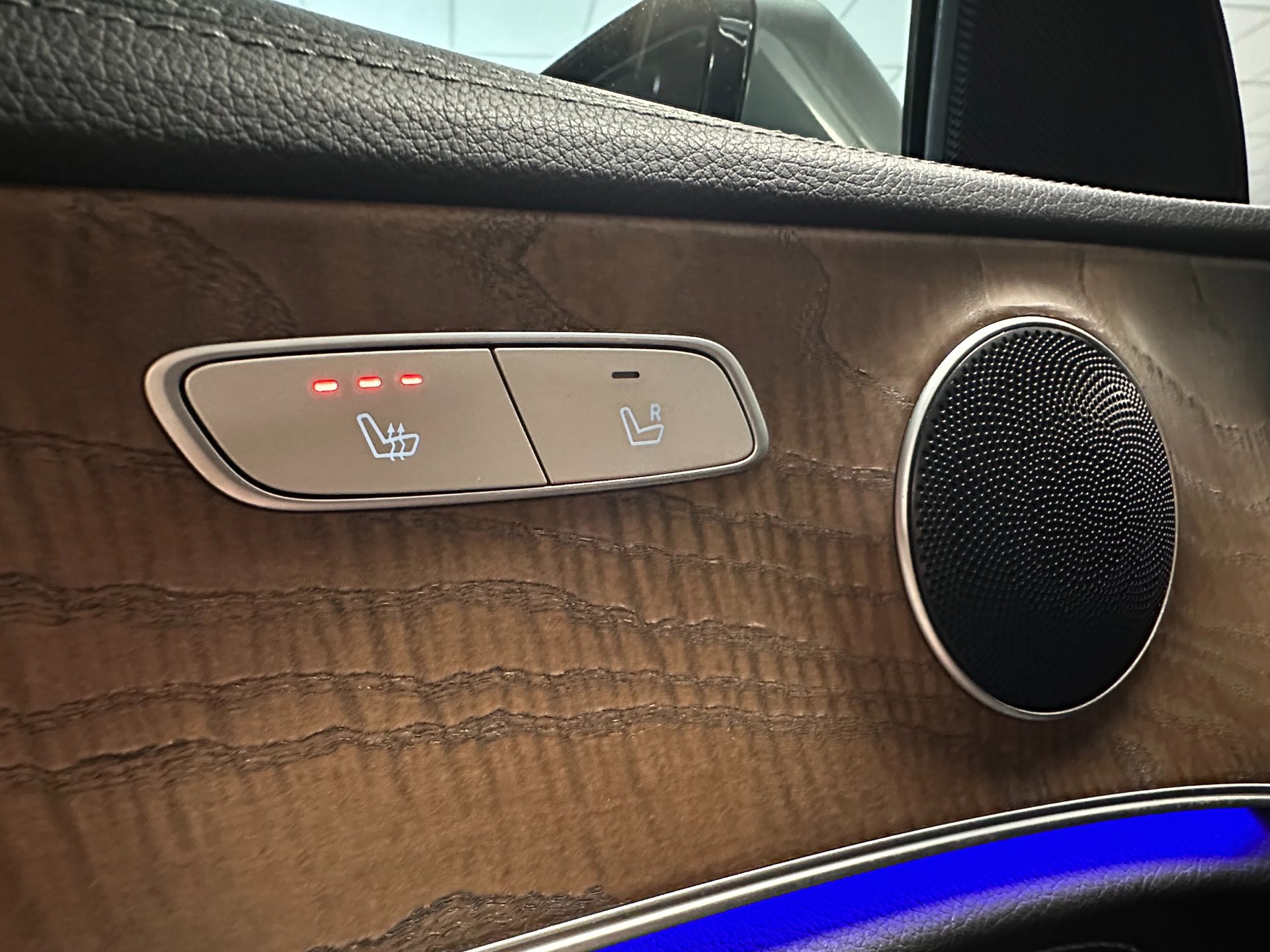 Foto van Mercedes-Benz E 200