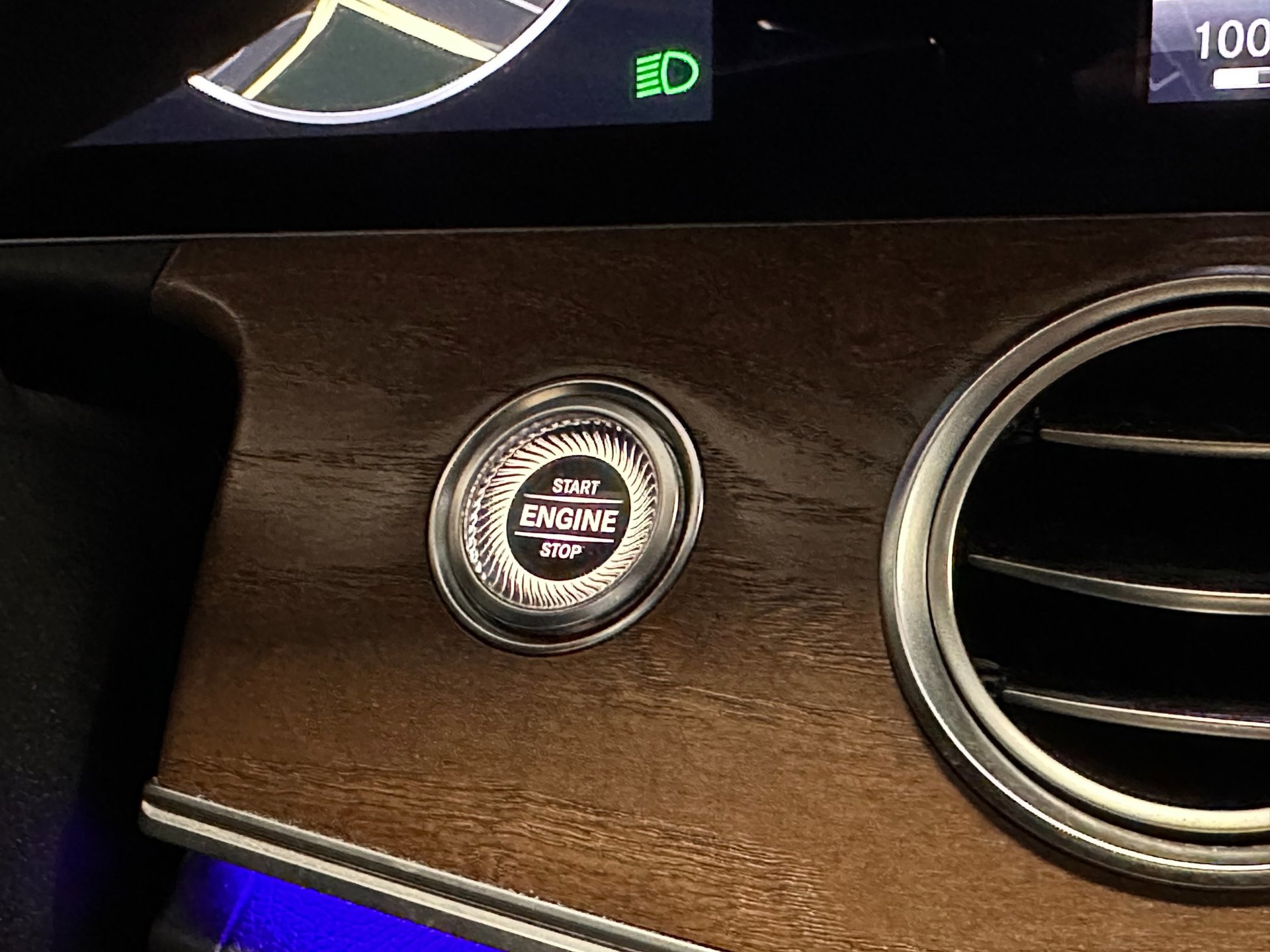 Foto van Mercedes-Benz E 200