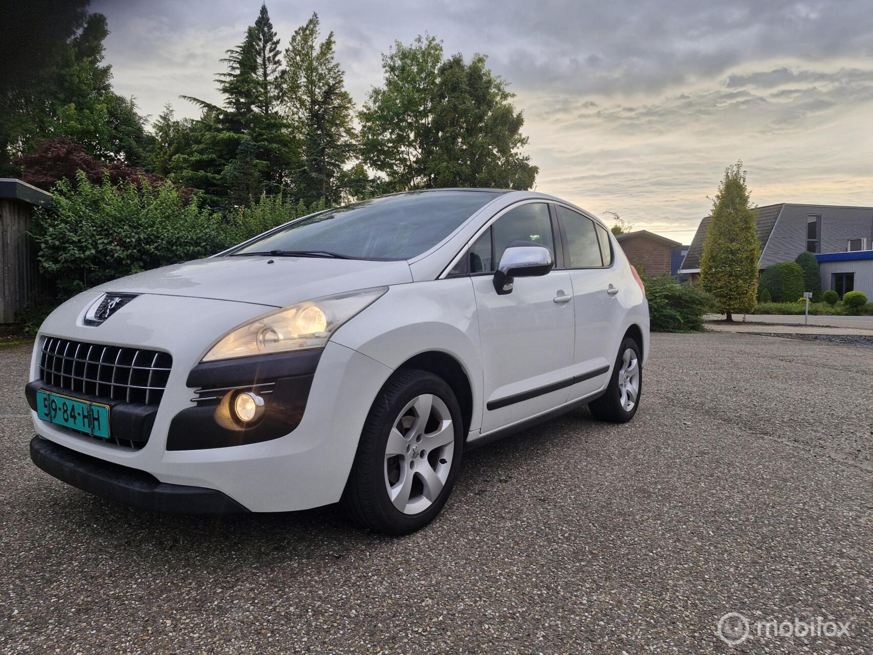 Peugeot 3008 1.6 VTi Première 2010 - voorkant