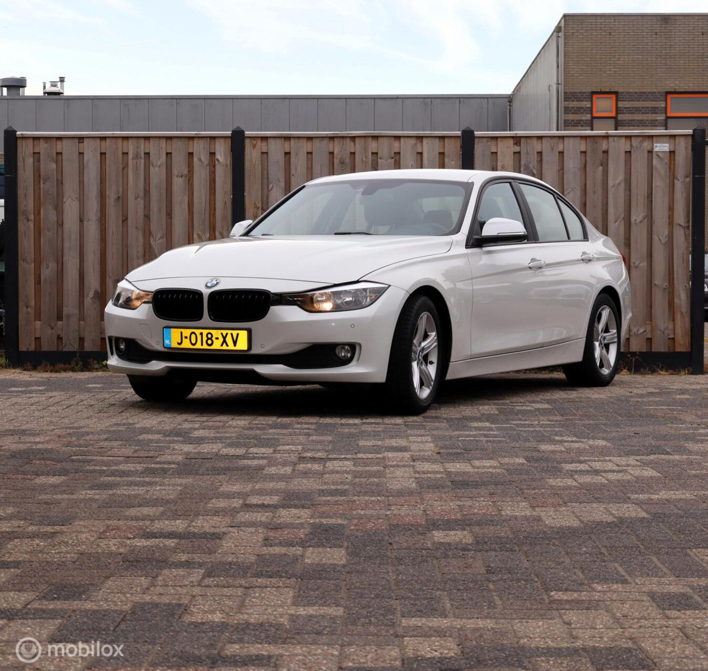 BMW 316i 316i High Executive 2014 - voorkant