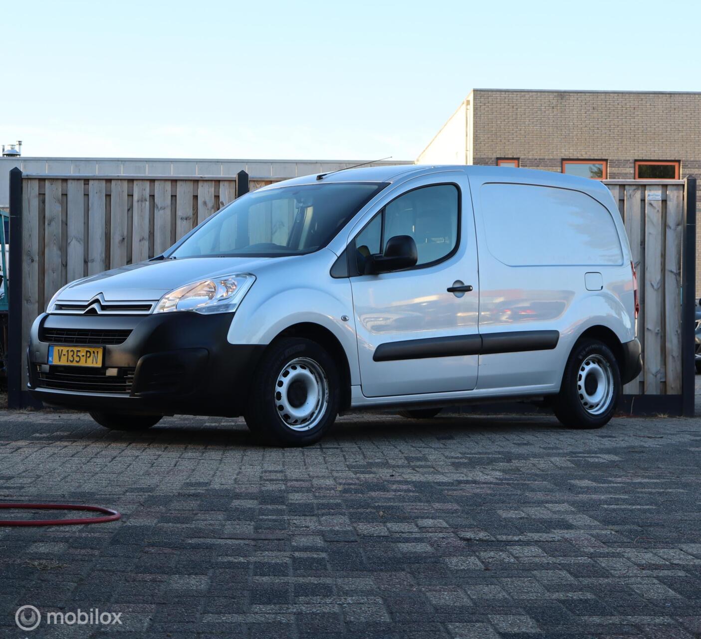 Citroen Berlingo 1.6 NW APK AIRCO 2018 - voorkant