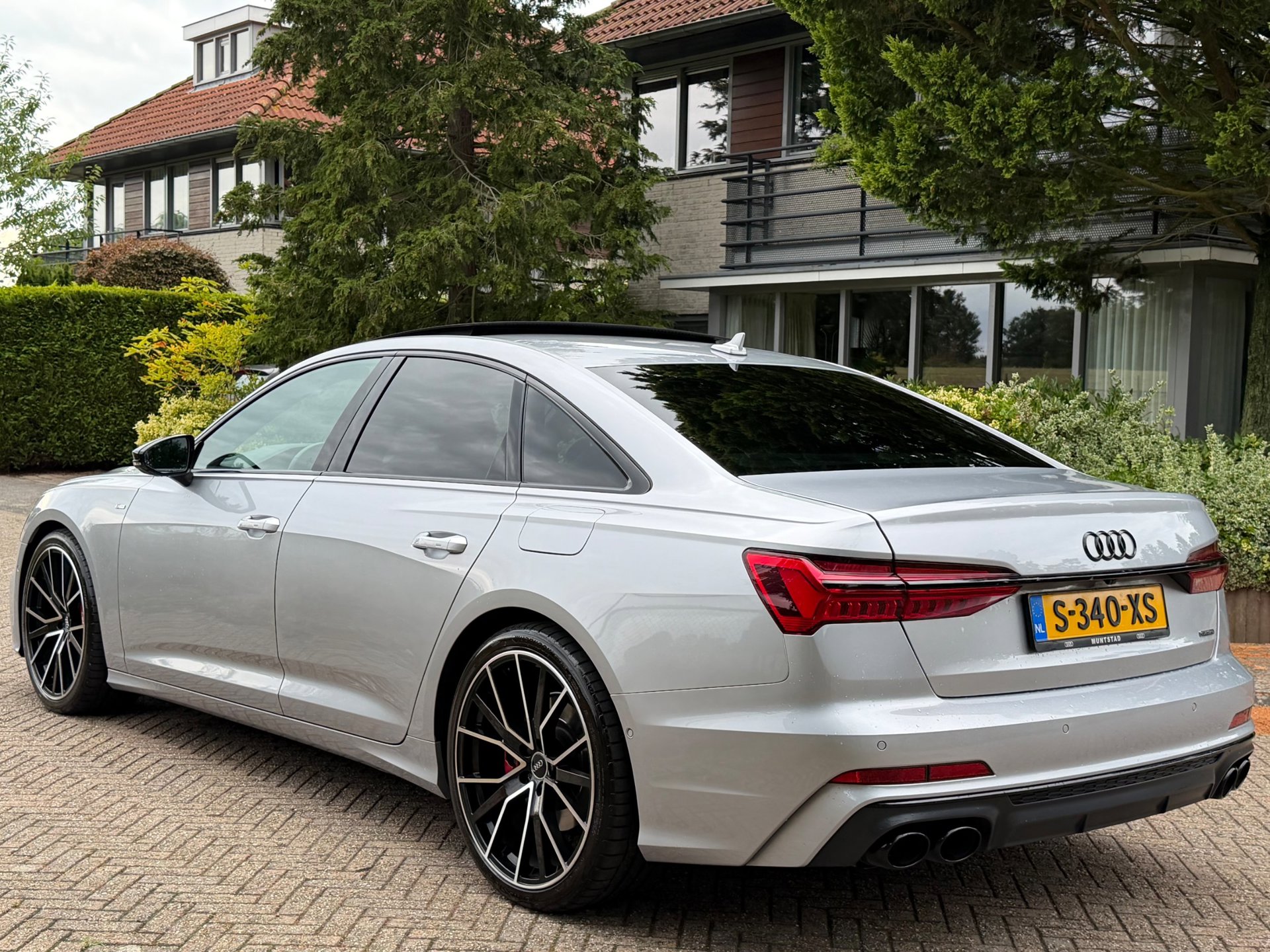 Foto van Audi A6 55 TFSI E