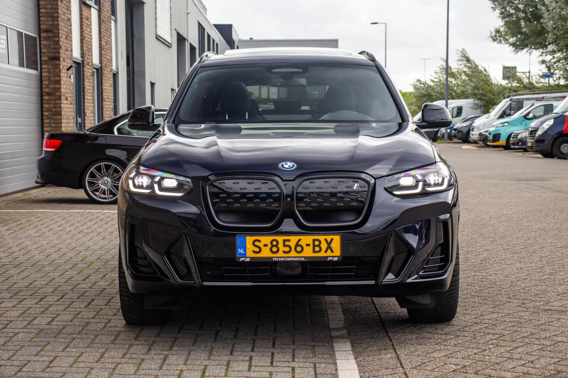Foto van BMW Ix3