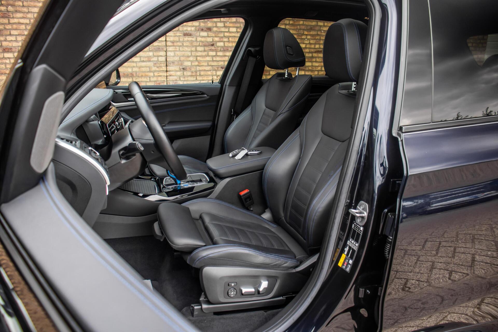 Foto van BMW Ix3