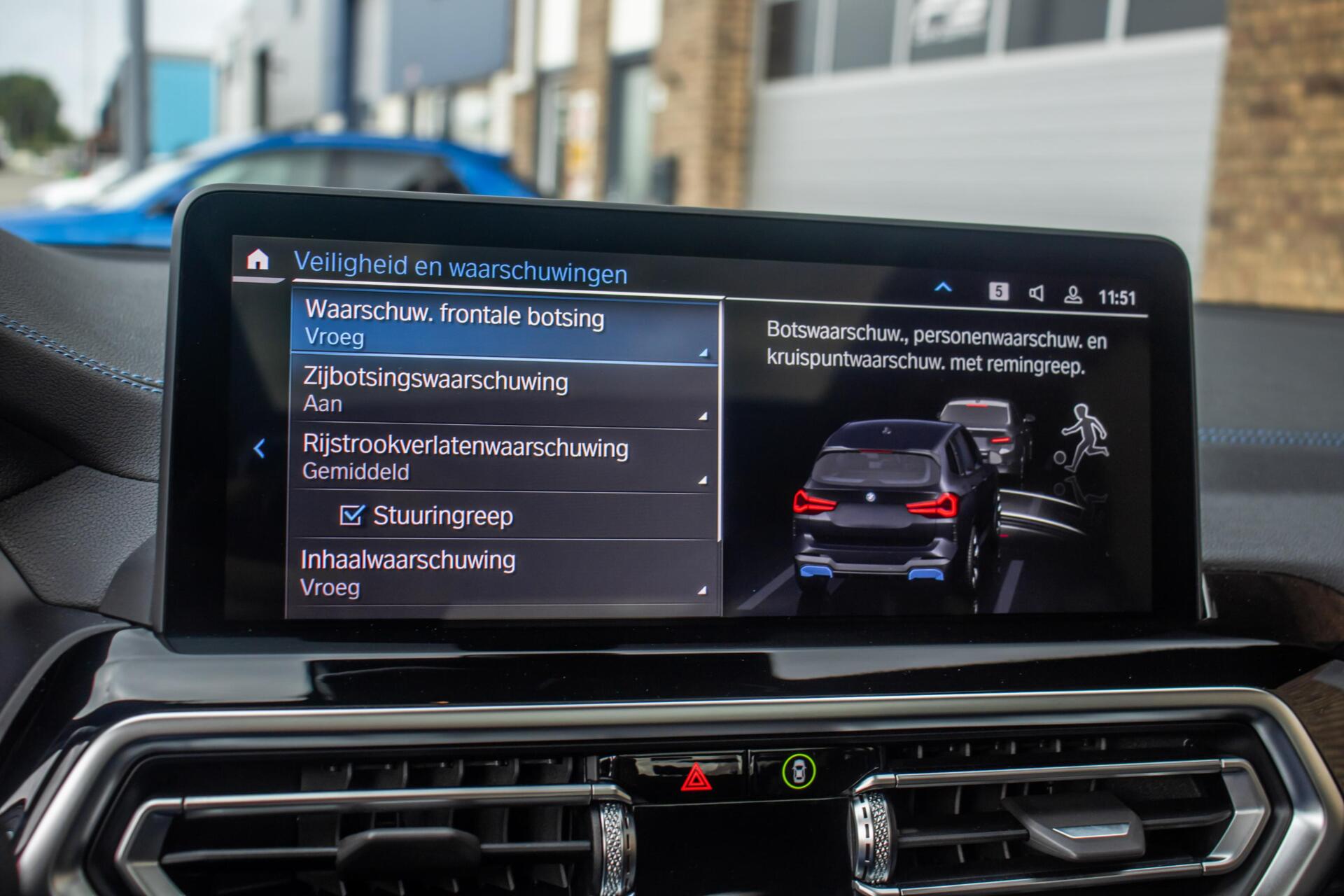 Foto van BMW Ix3