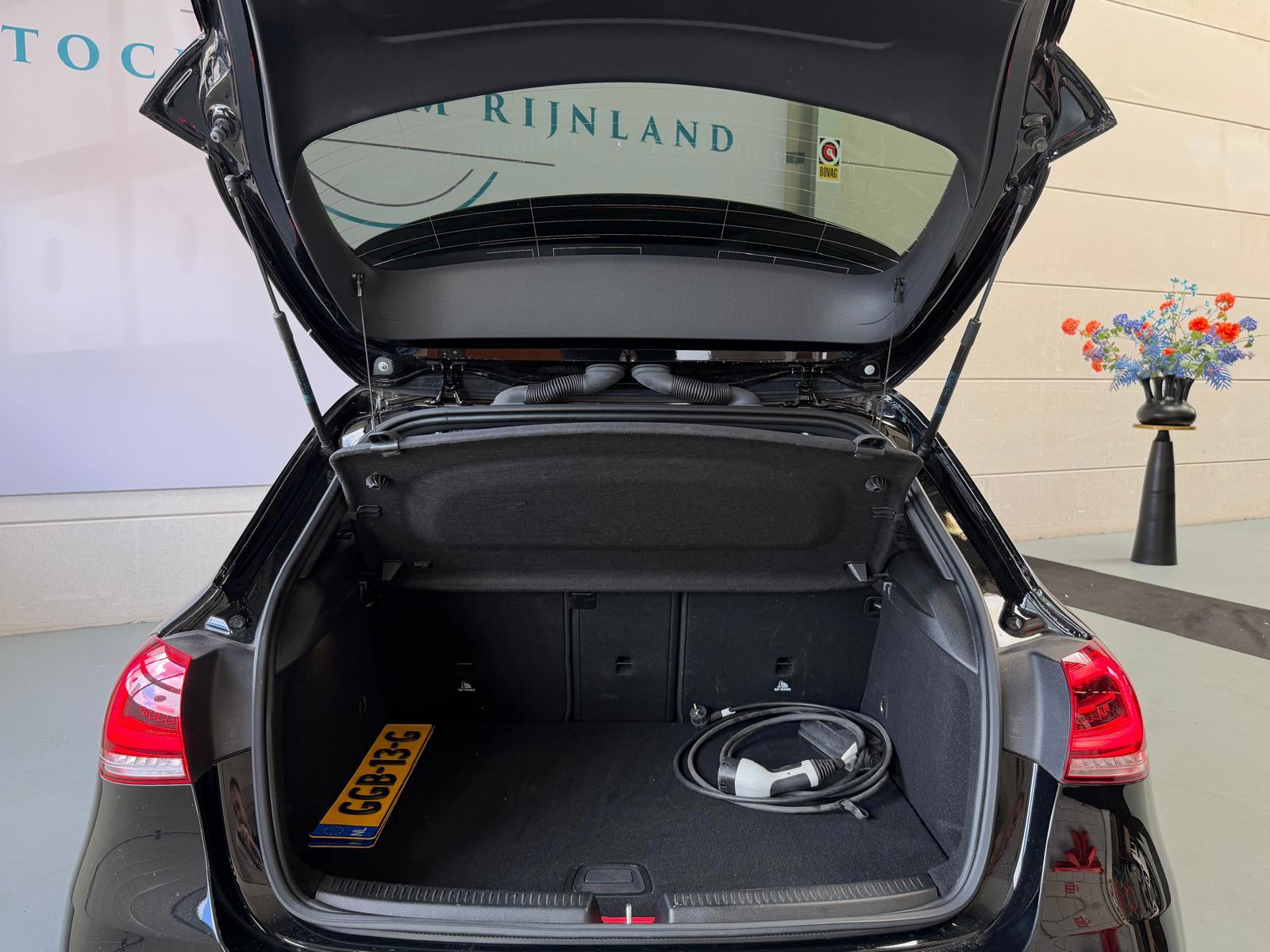 Foto van Mercedes-Benz A 250 E