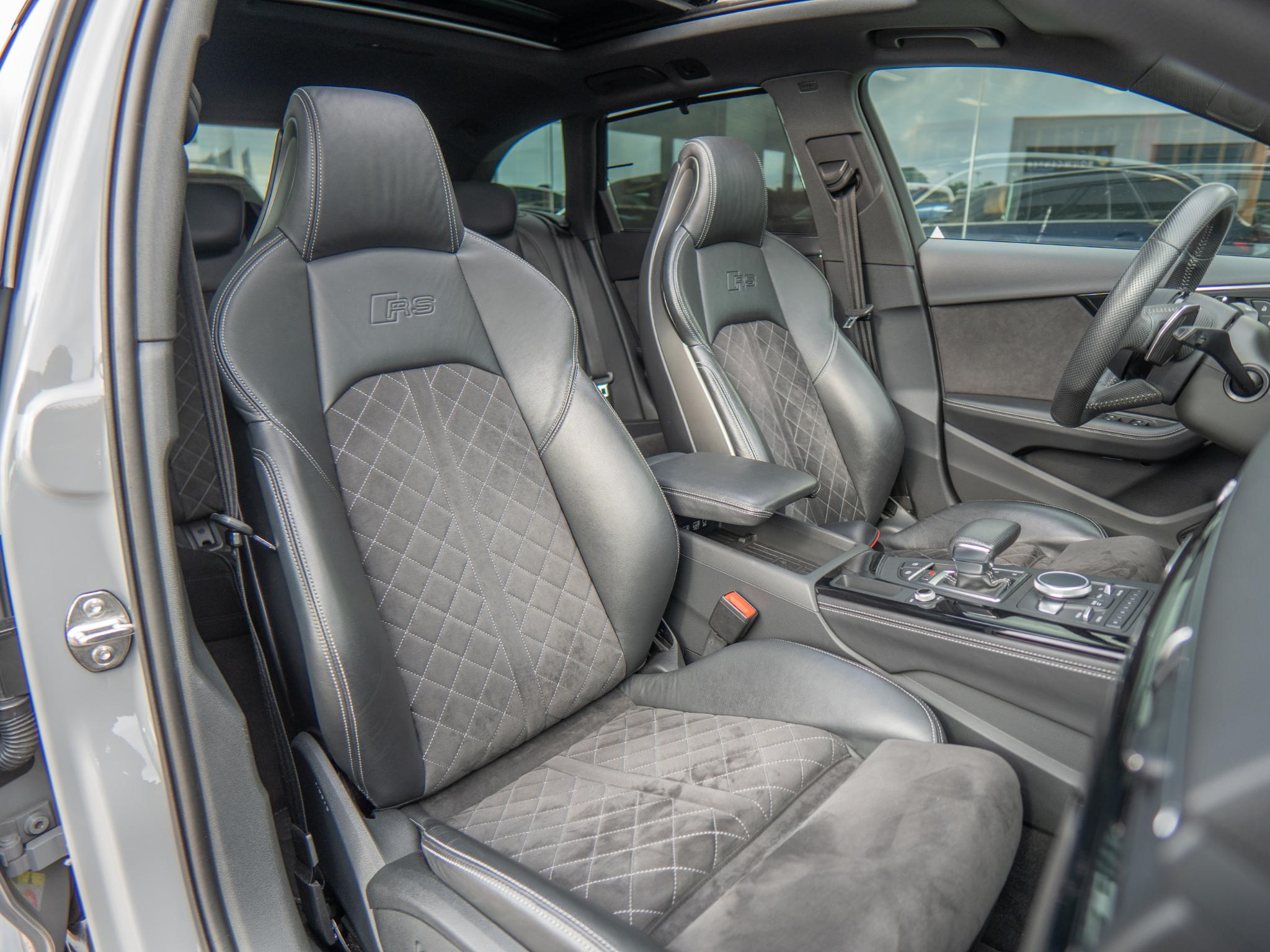 Foto van Audi RS 4 Avant