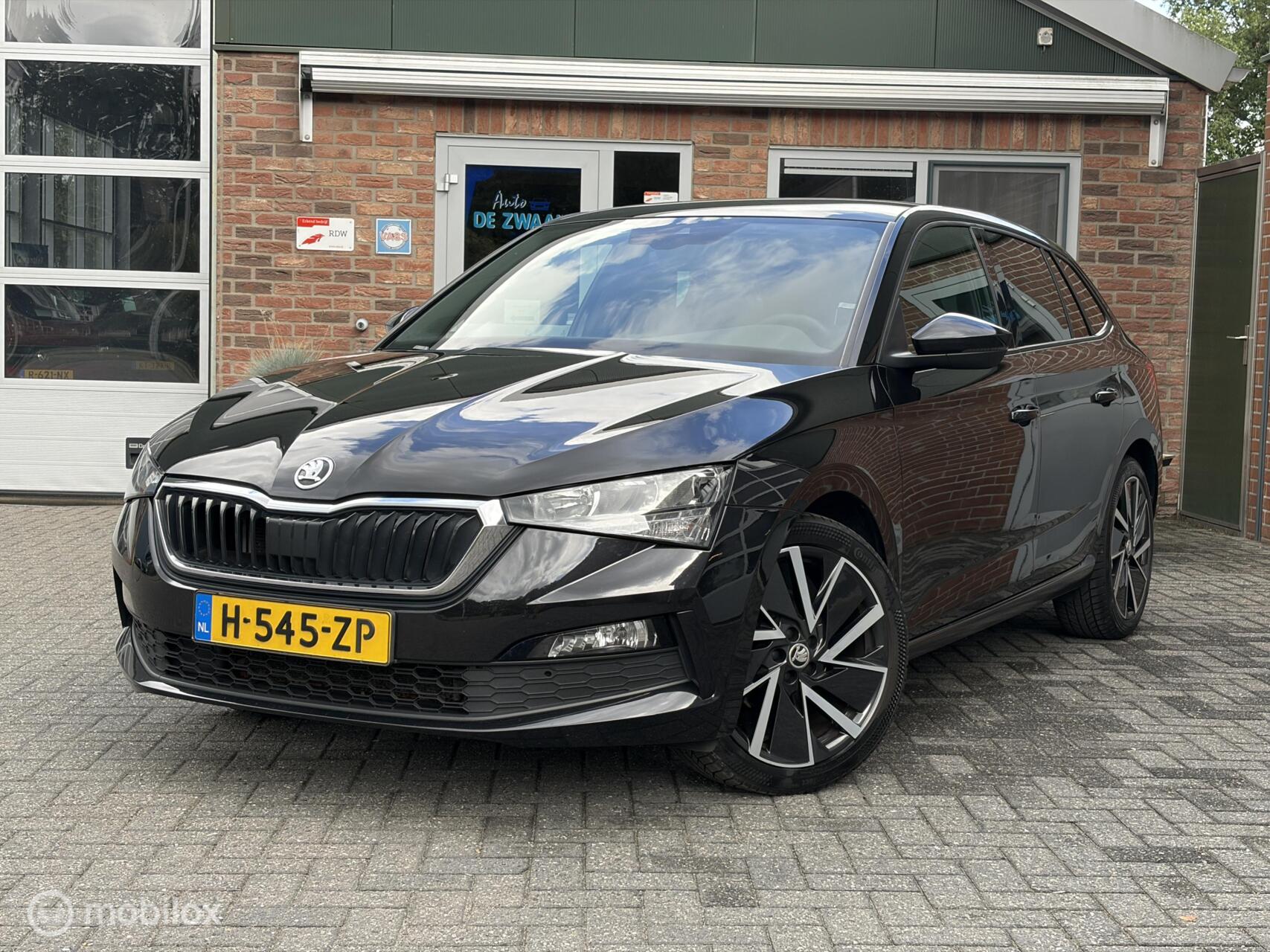 Skoda Scala 1.5 TSI Sport Business|Panoramadak|Sportstoelen|Sfeerverlichting. 2020 - voorkant