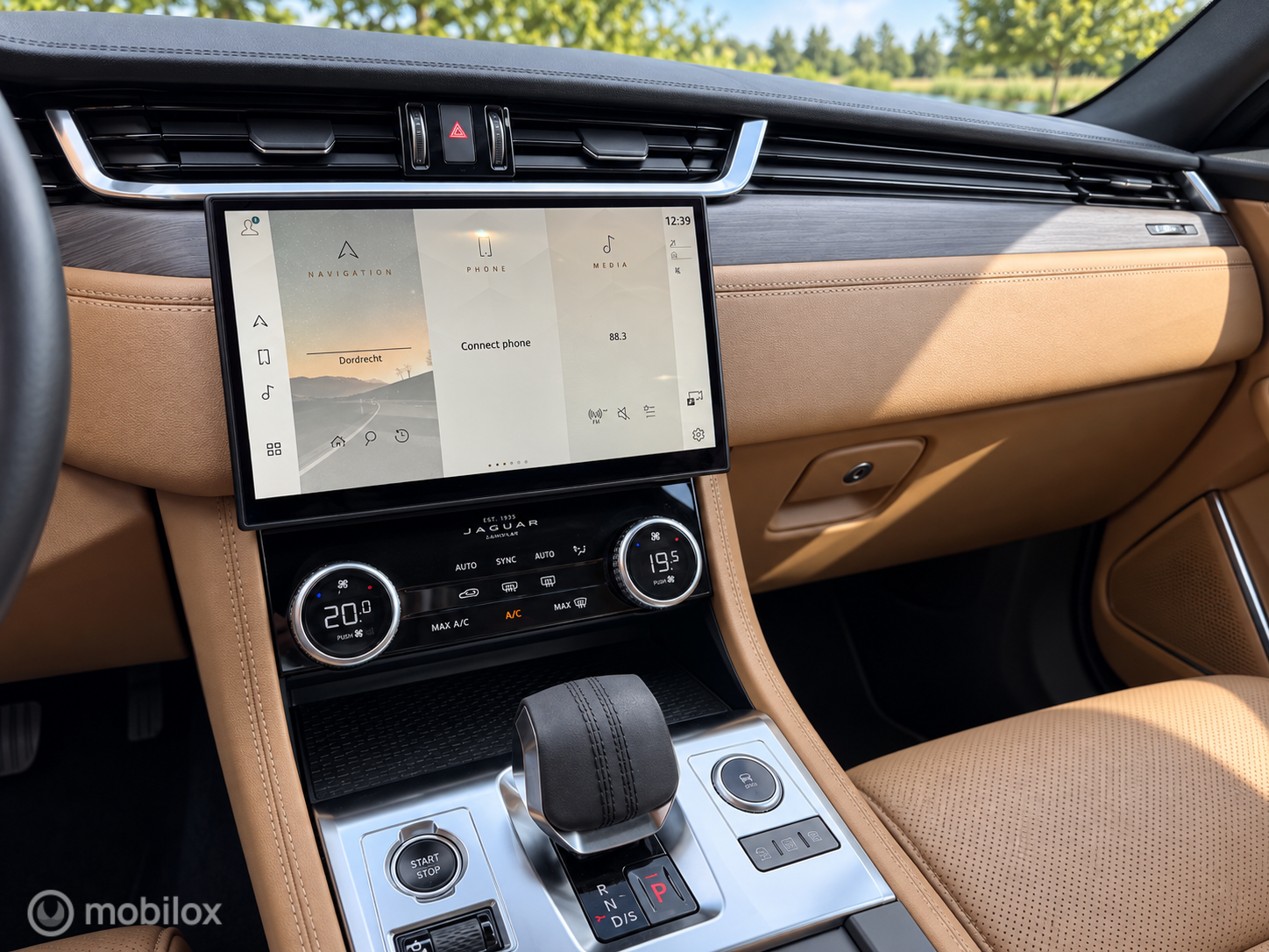 Foto van Jaguar Jaguar F-pace
