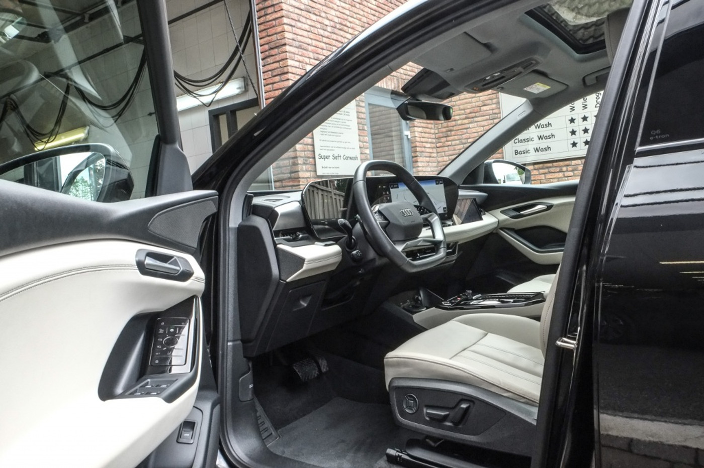 Foto van Audi Q6 Suv E-tron Performance