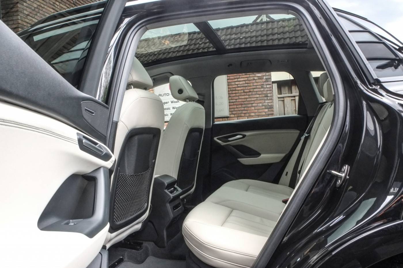 Foto van Audi Q6 Suv E-tron Performance