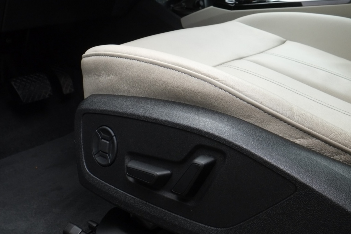Foto van Audi Q6 Suv E-tron Performance
