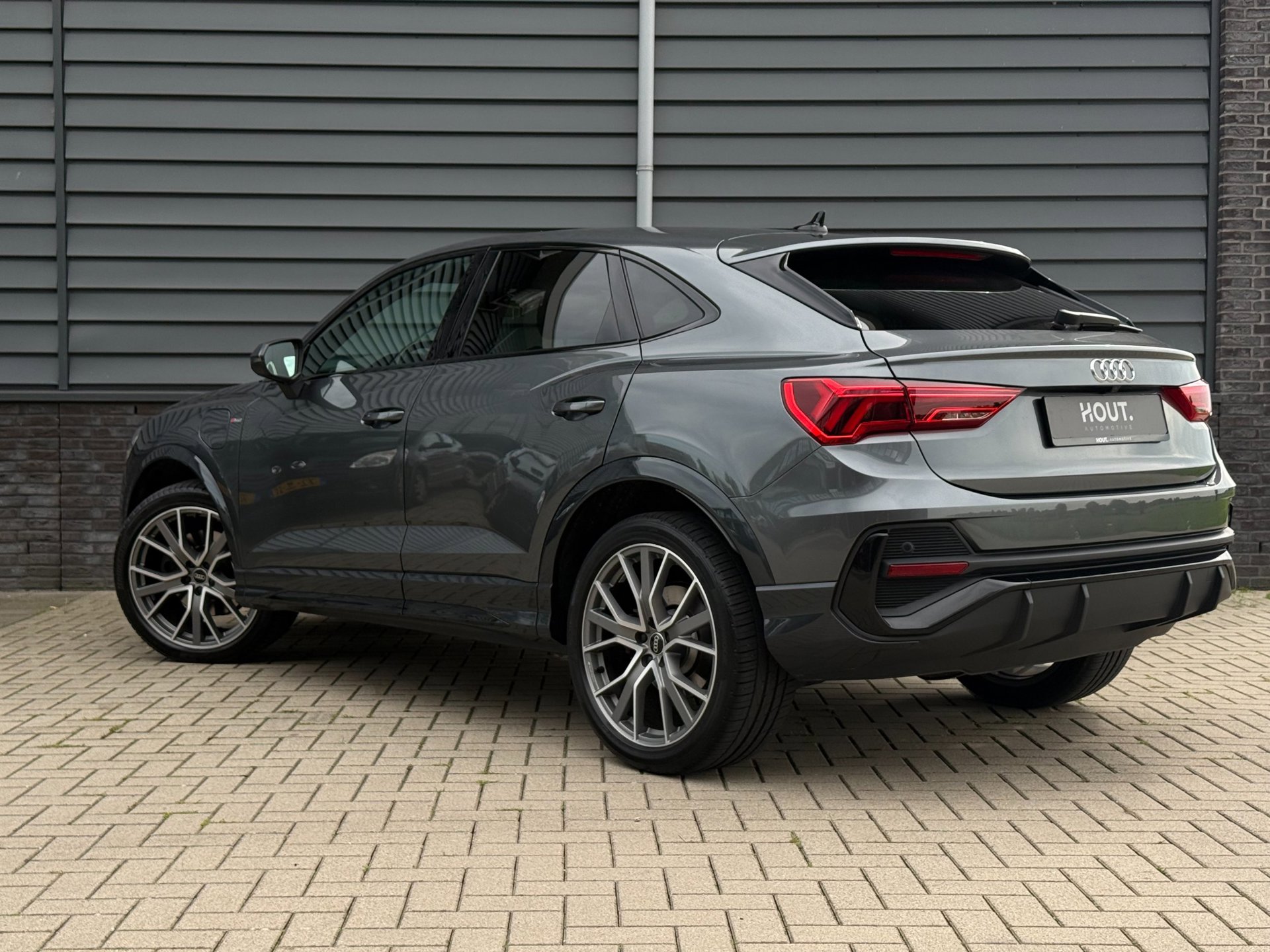 Foto van Audi Q3 Sportback E-tron