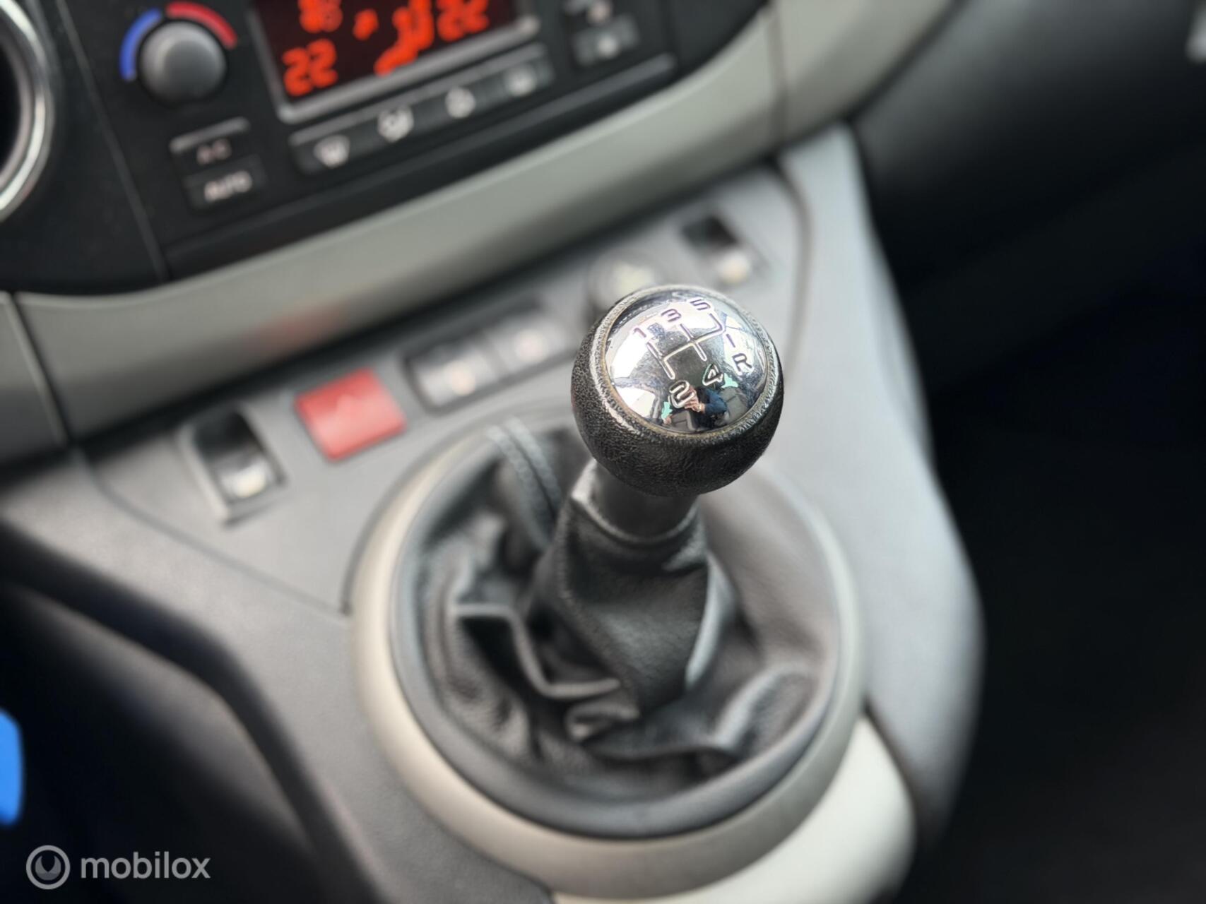 Foto van Peugeot Partner Tepee