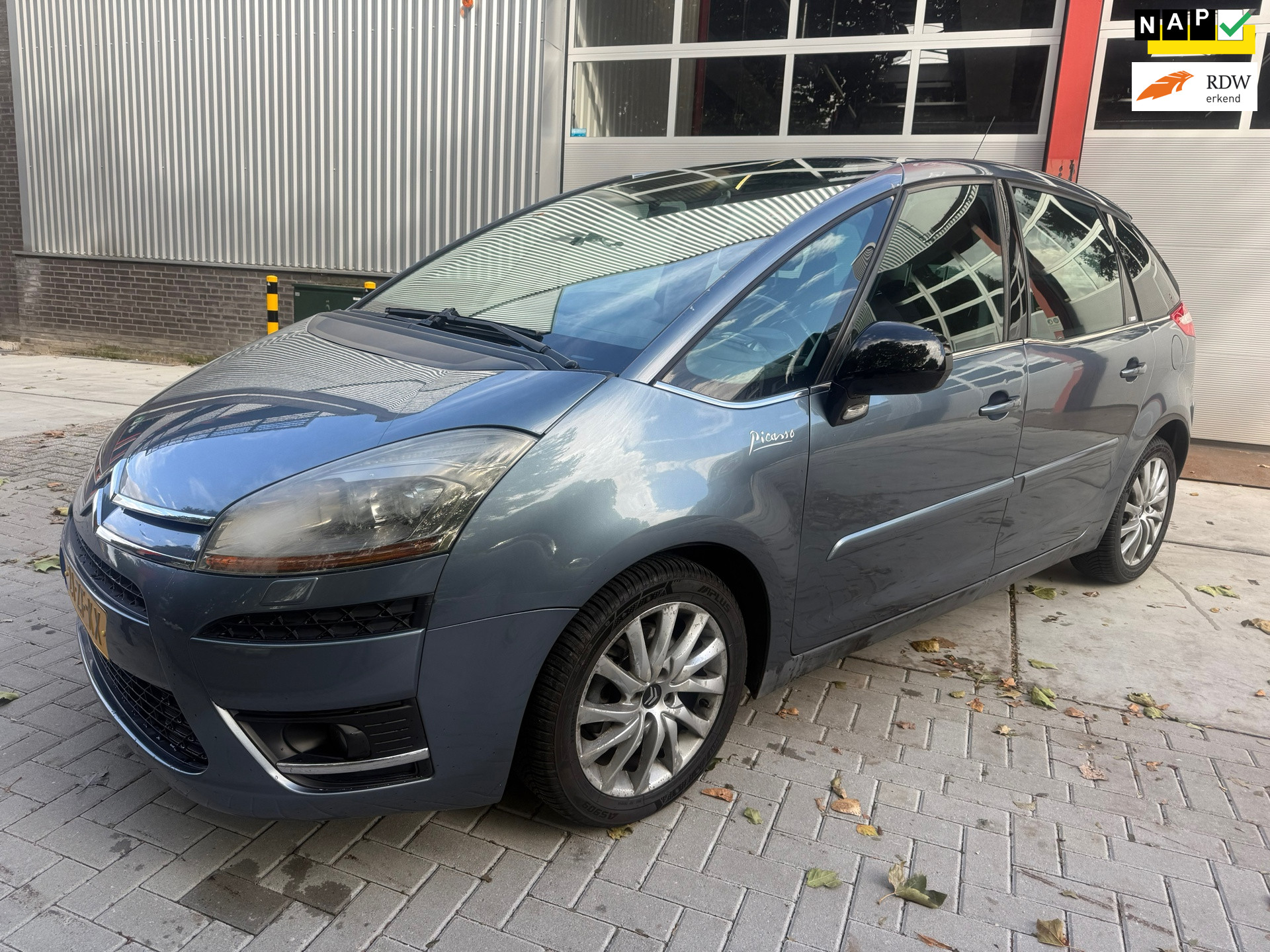 Citroen C4 Picasso 2.0-16V Exclusive 5p. | automaat | trekhaak | luchtvering ! lange apk ! 2008 - voorkant