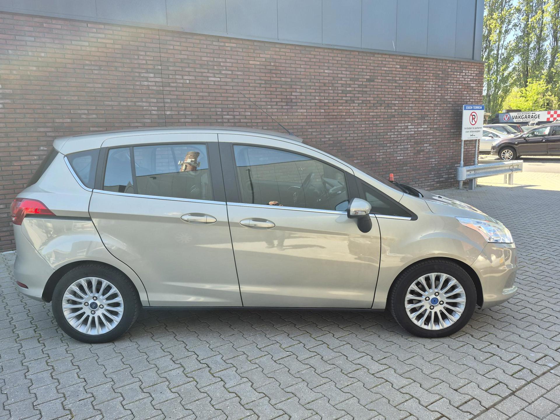 Foto van Ford B-max