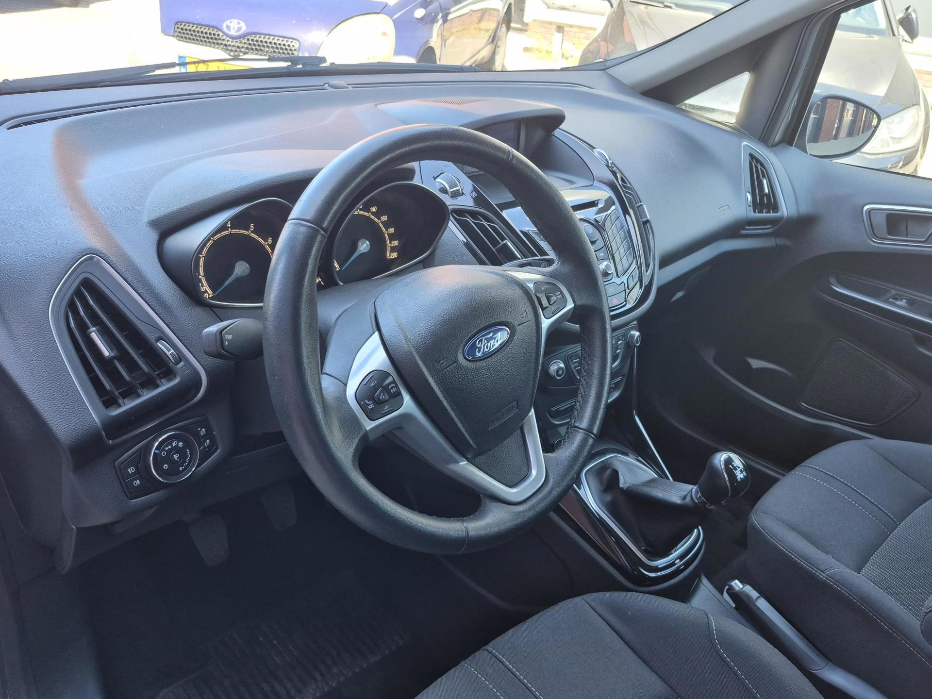 Foto van Ford B-max