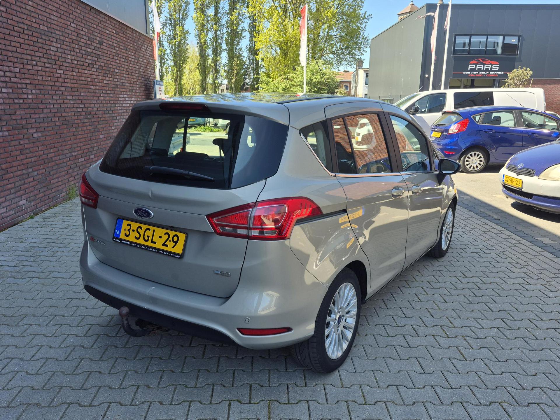 Foto van Ford B-max