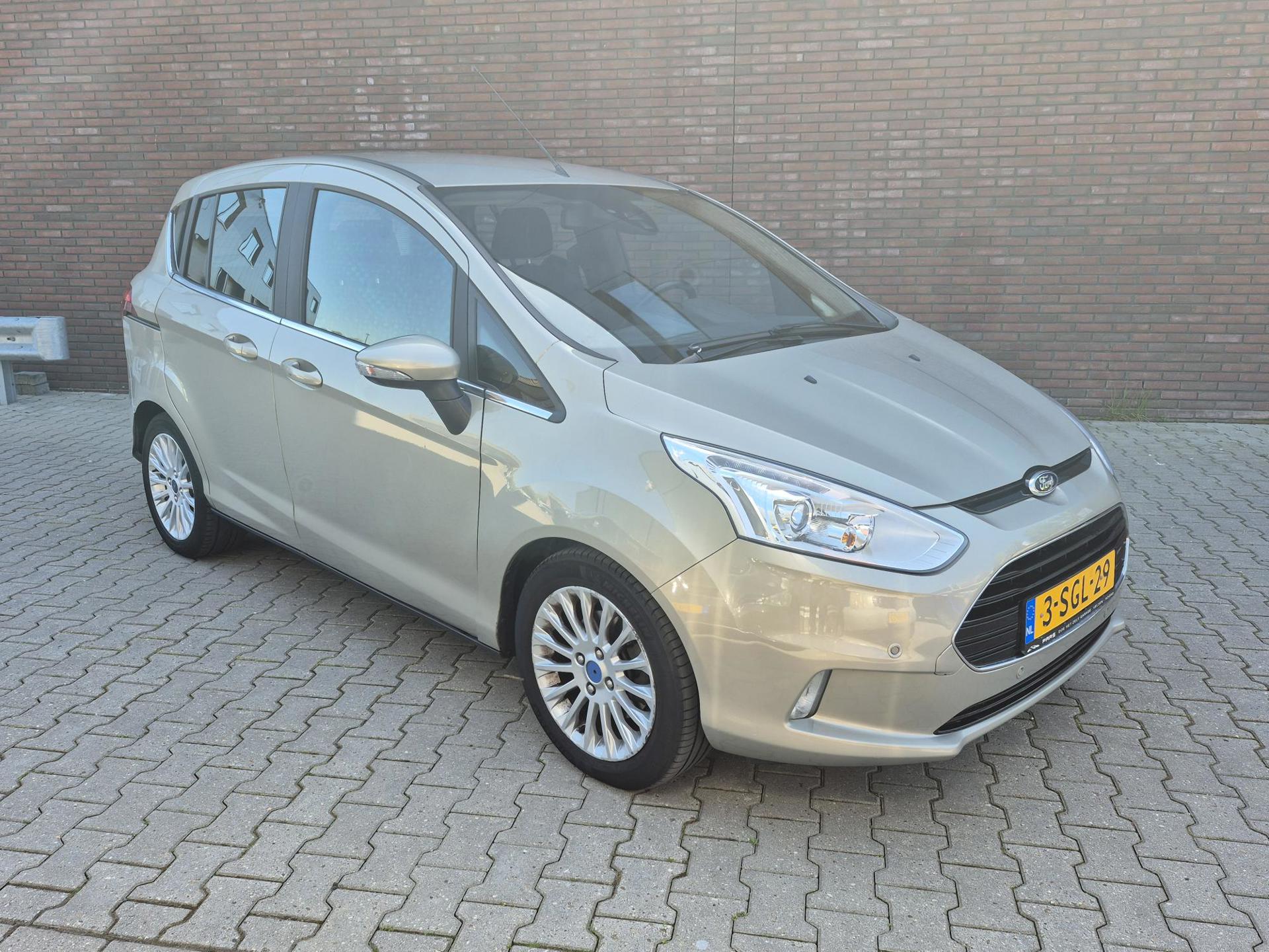 Foto van Ford B-max