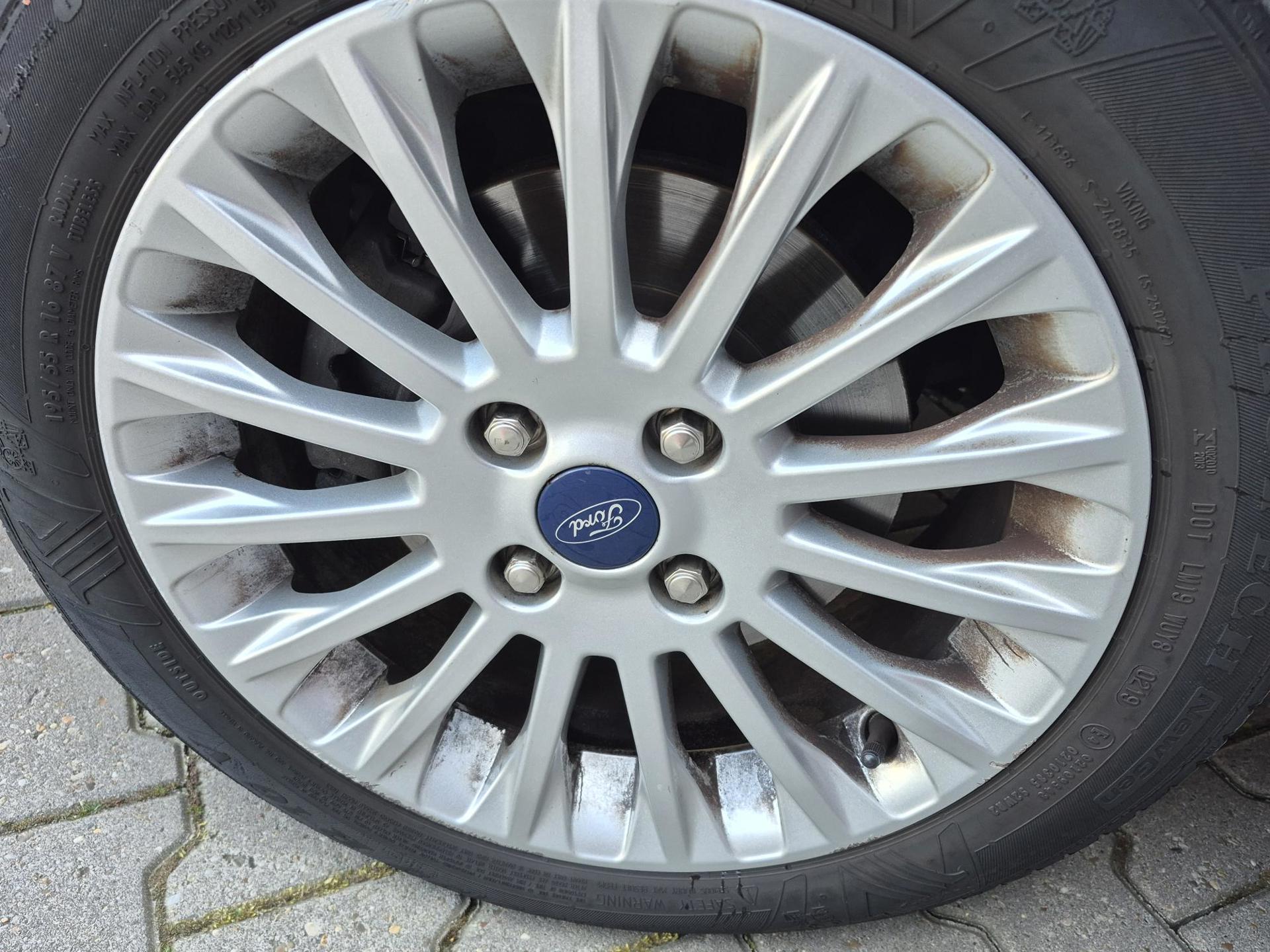 Foto van Ford B-max