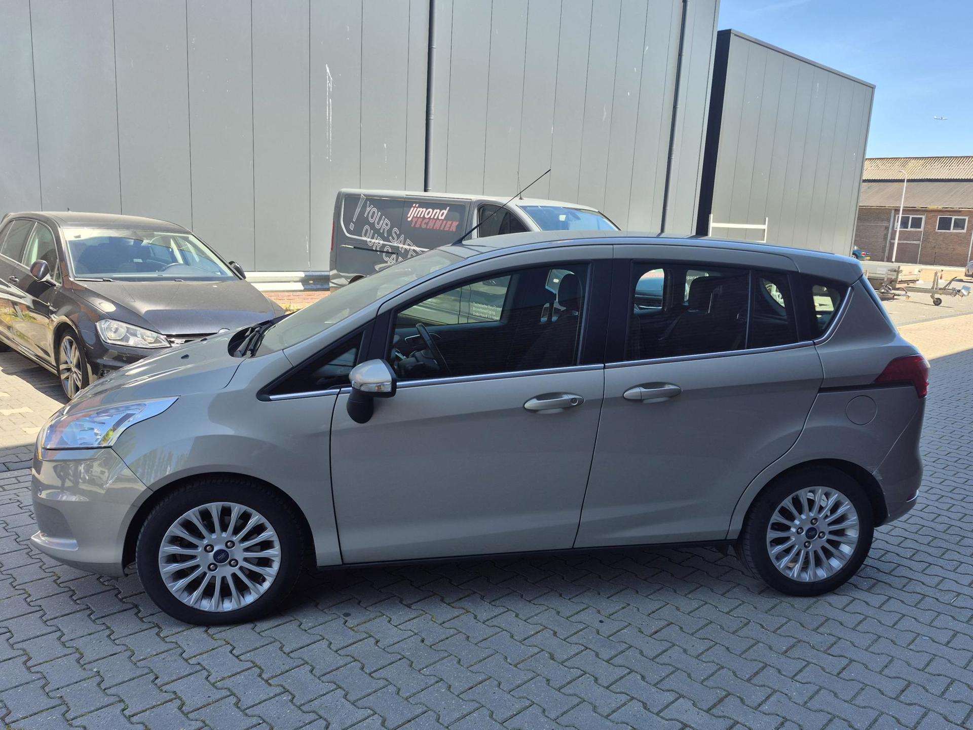 Foto van Ford B-max