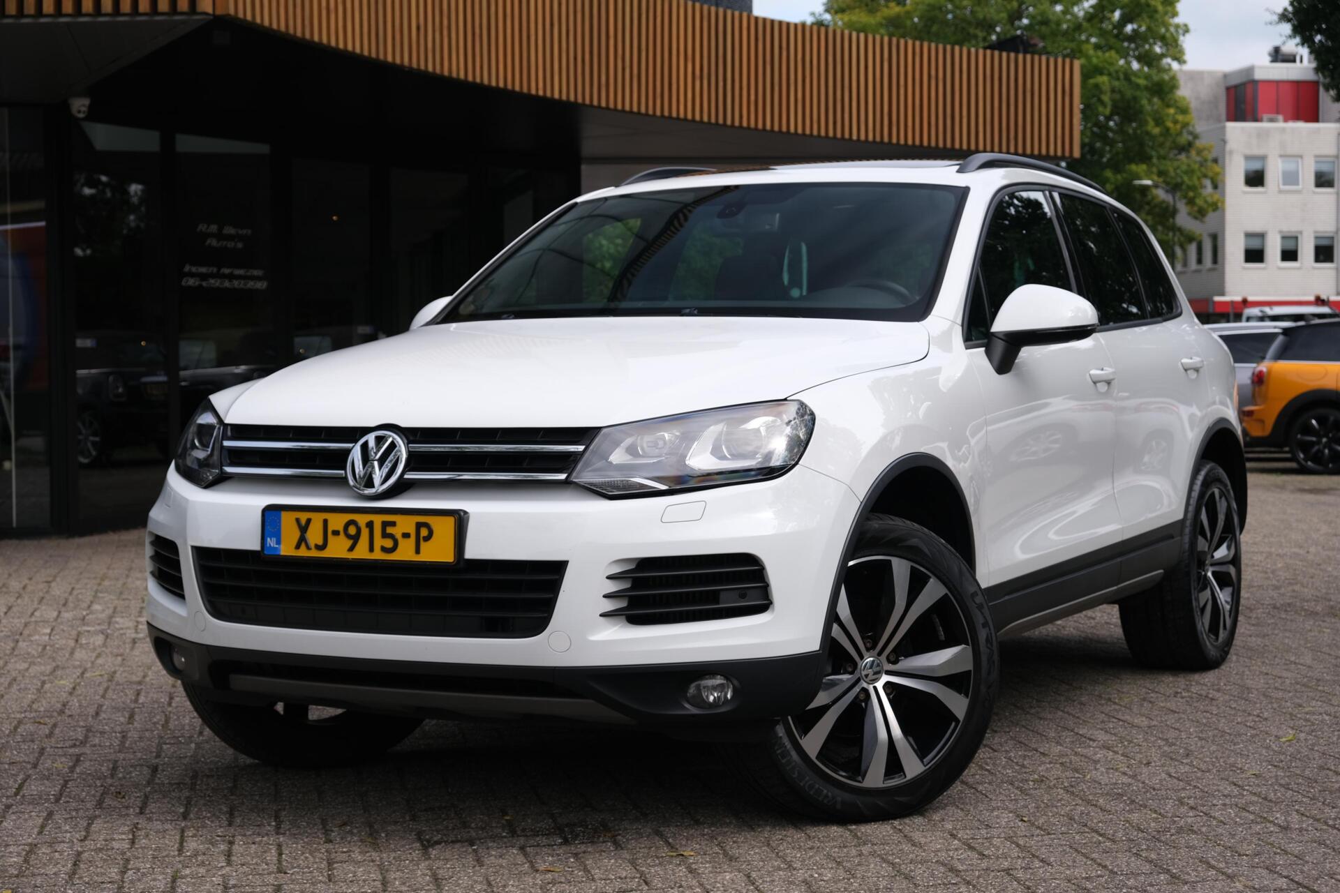 Volkswagen Touareg 3.0 TDI ABT|Rijklaar!|Pano|Luchtvering|Trekhaak|Stuurwielverwarming|Stoelverwarming 2012 - voorkant