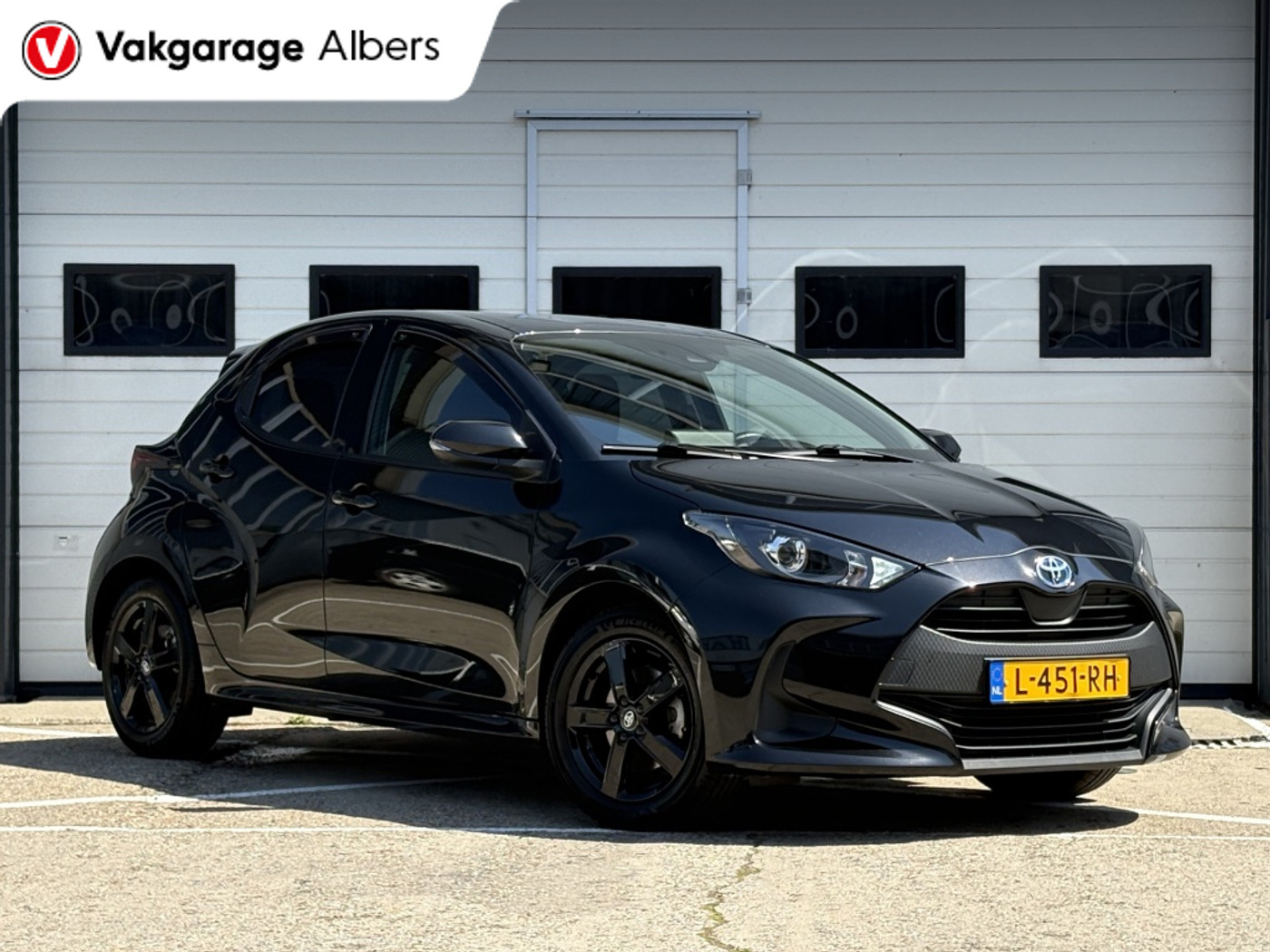 Toyota Toyota Yaris 1.5 Hybrid Active Automaat Apple Carplay | Camera | LM Velgen 2021 - voorkant