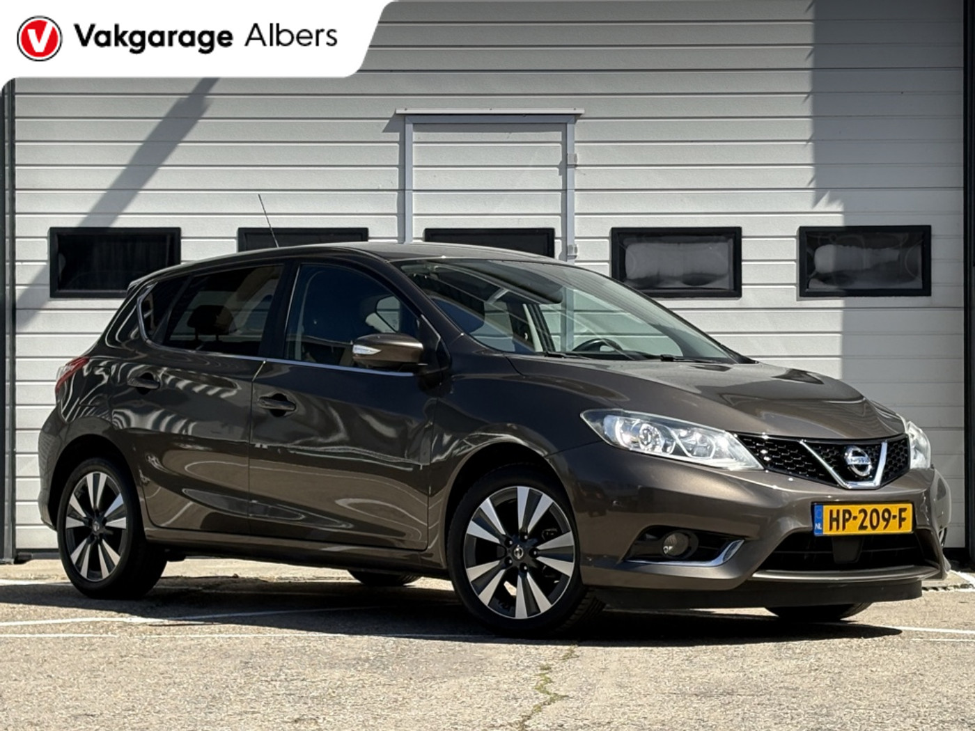 Nissan Nissan Pulsar 1.2 DIG-T Tekna Navi | Leder | 360 camera | Stoelverwarming 2015 - voorkant