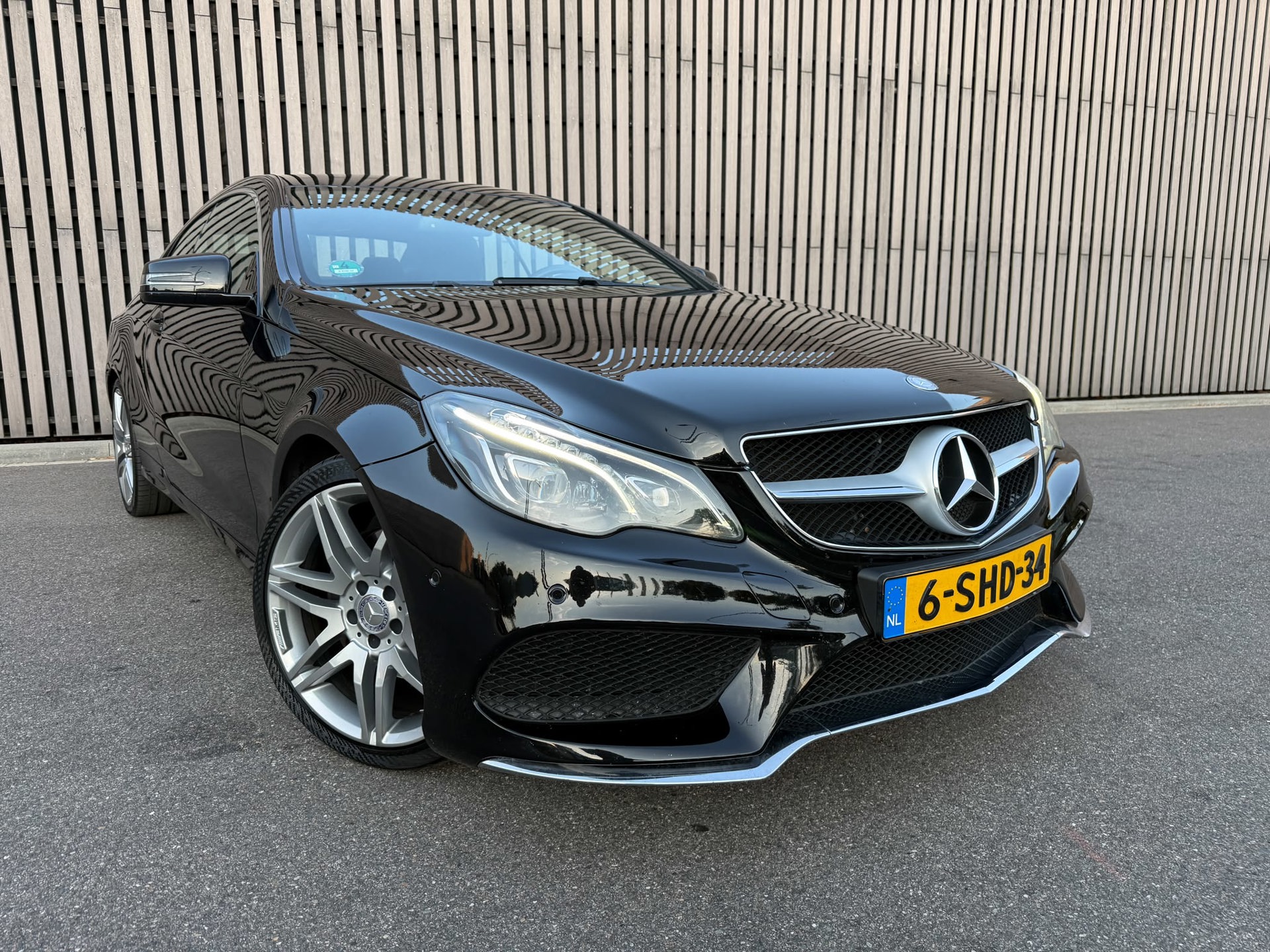 Foto van Mercedes-Benz E 200