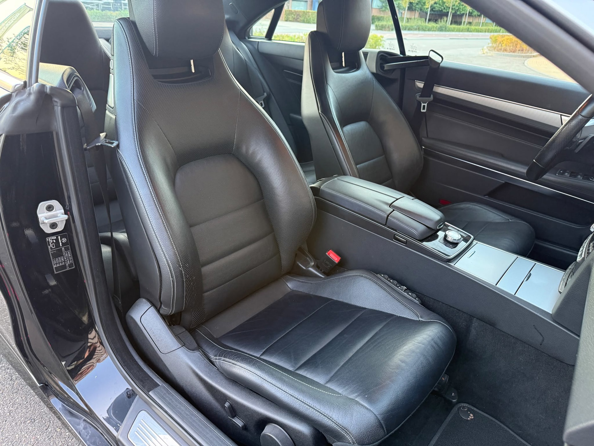 Foto van Mercedes-Benz E 200