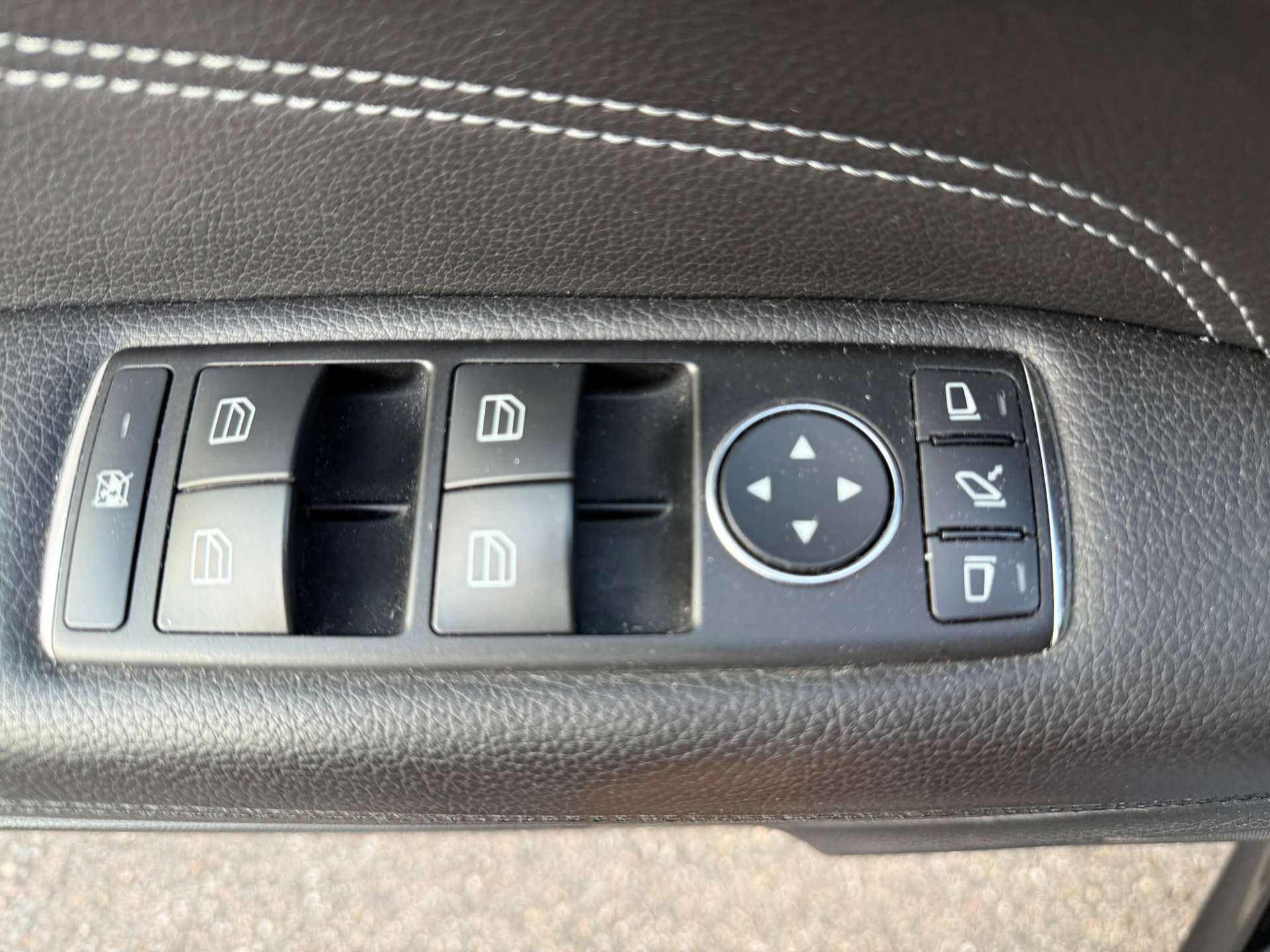 Foto van Mercedes-Benz E 200