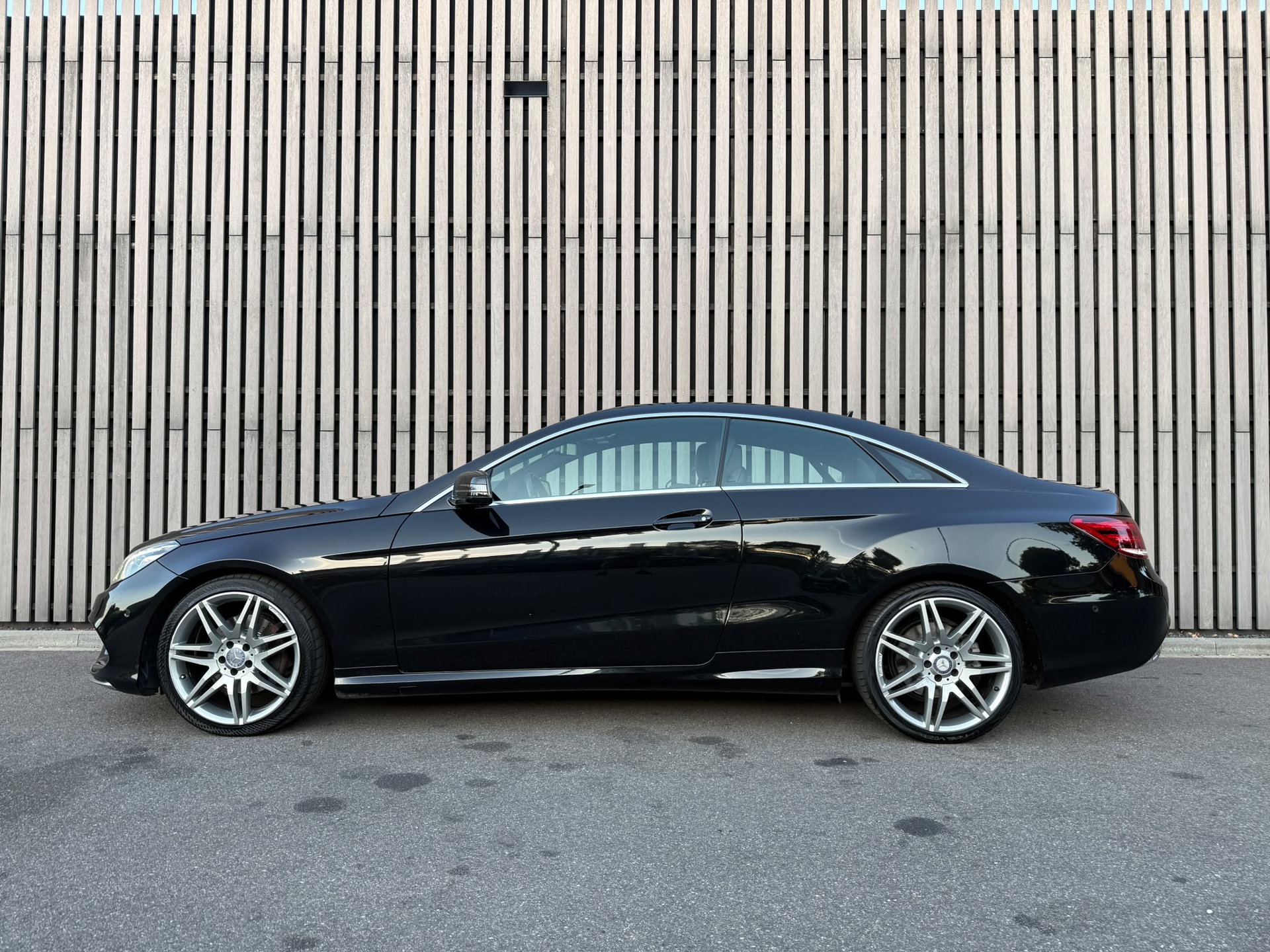 Foto van Mercedes-Benz E 200