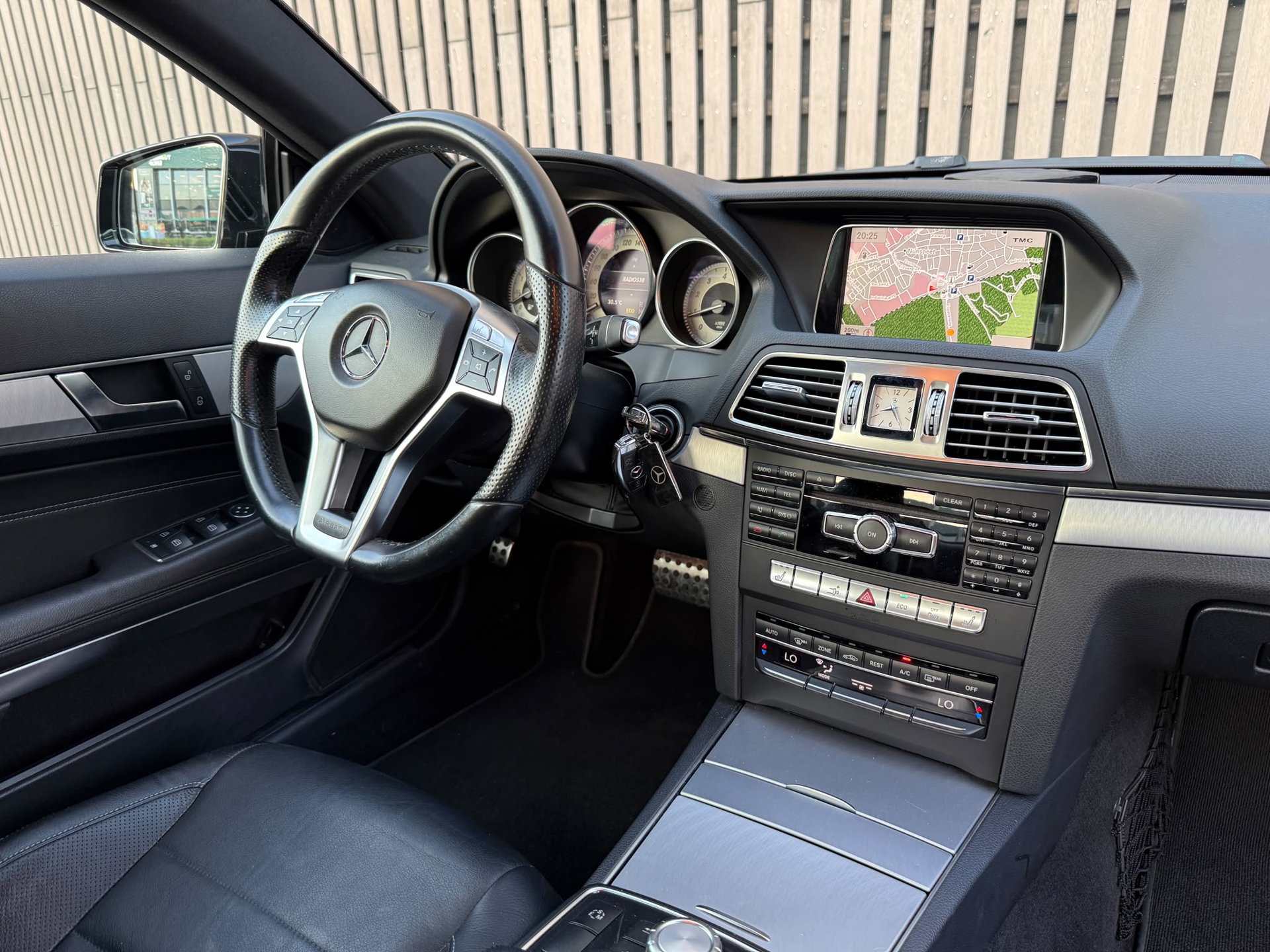 Foto van Mercedes-Benz E 200