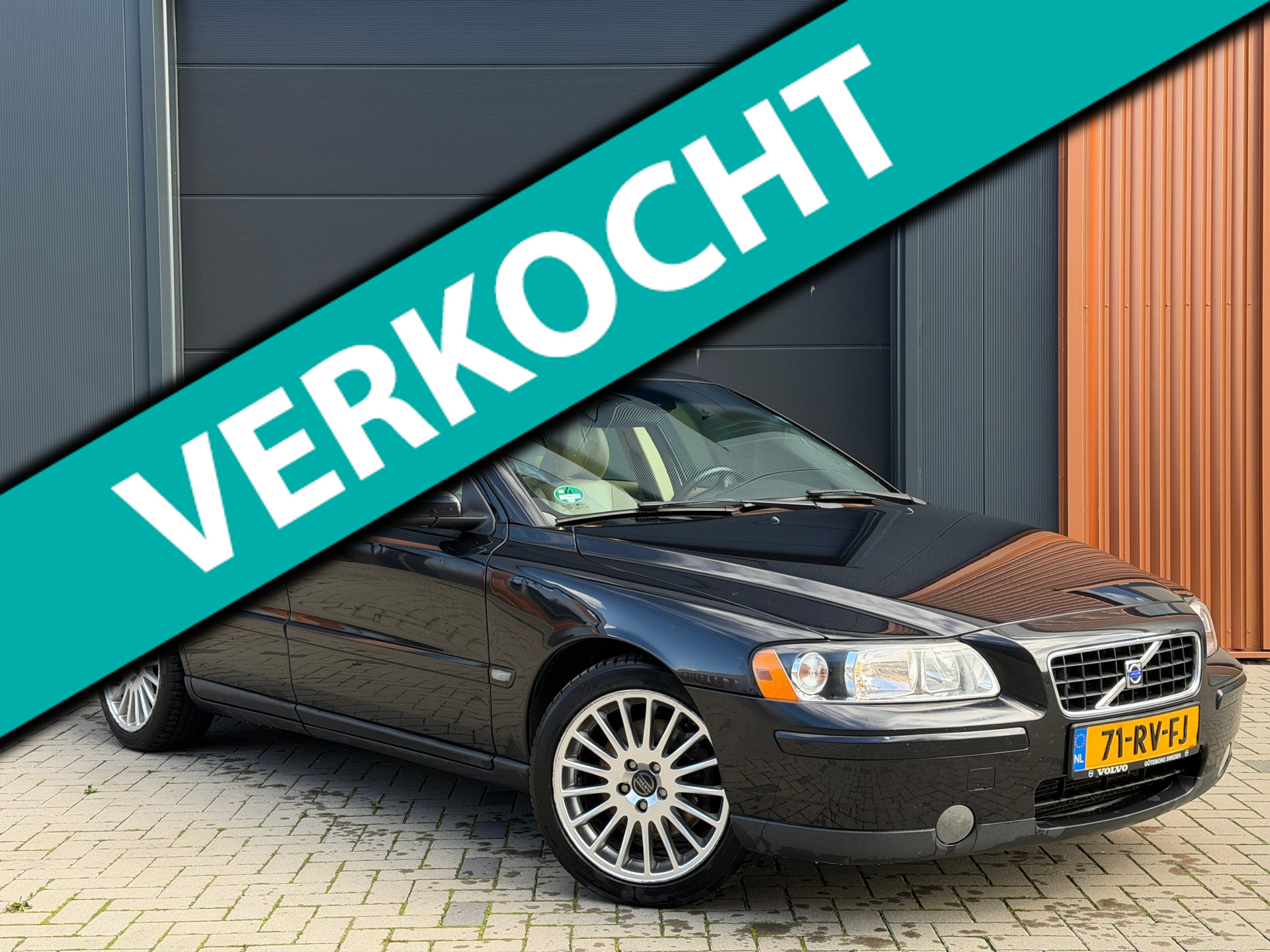 Volvo S60 2.0T Kinetic|Dealer Onderhouden|Netjes!|CarPlay|Climate Control|Cruise Control|Subwoofer 2005 - voorkant