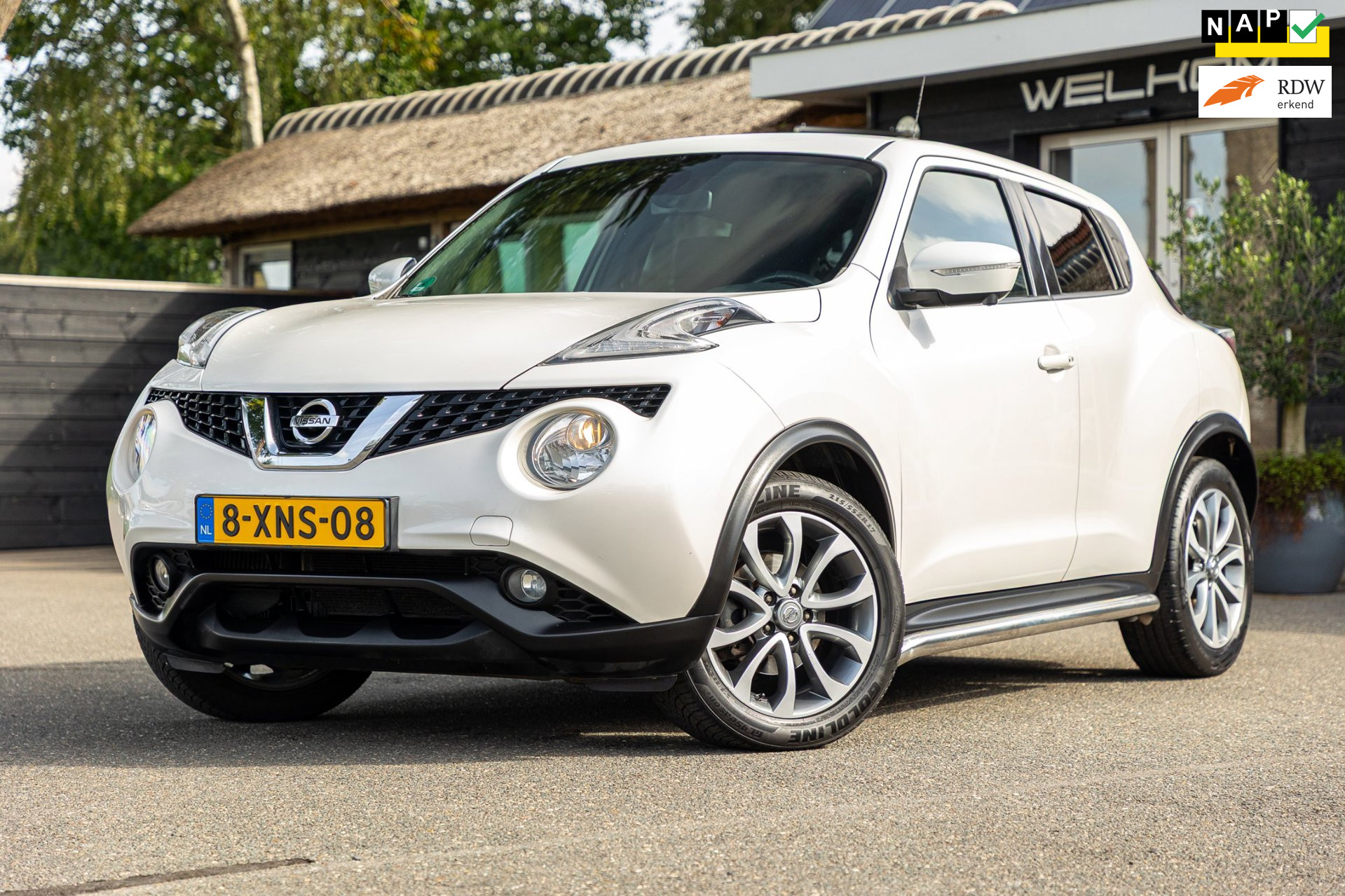 Nissan Nissan Juke 1.2 DIG-T S/S Connect Edition Trekhaak I Keyless I Sidebars I 360 Camera I Climate I Cruise I Parelmoer wit I NAP 2014 - voorkant