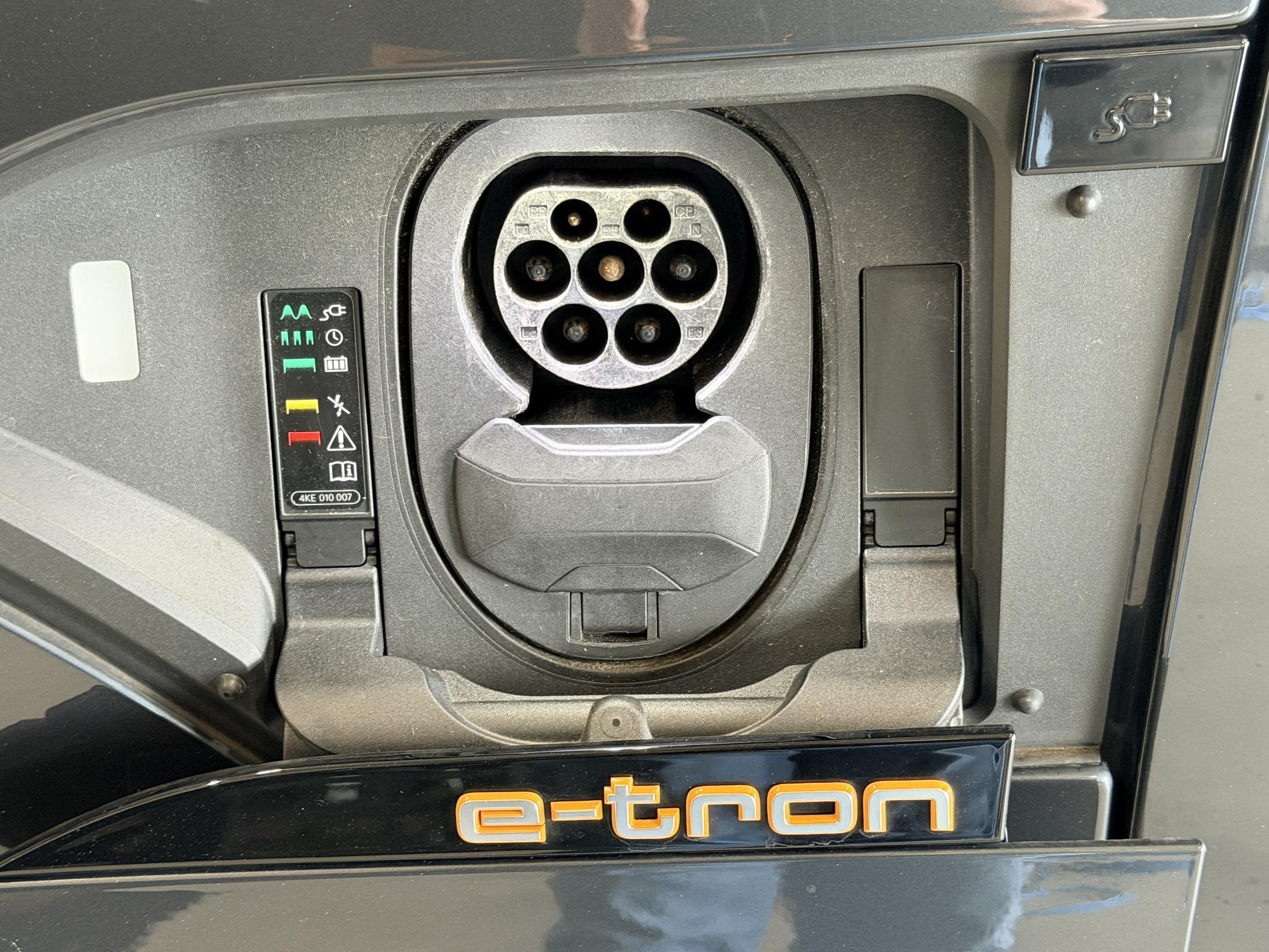Foto van Audi E-tron 50