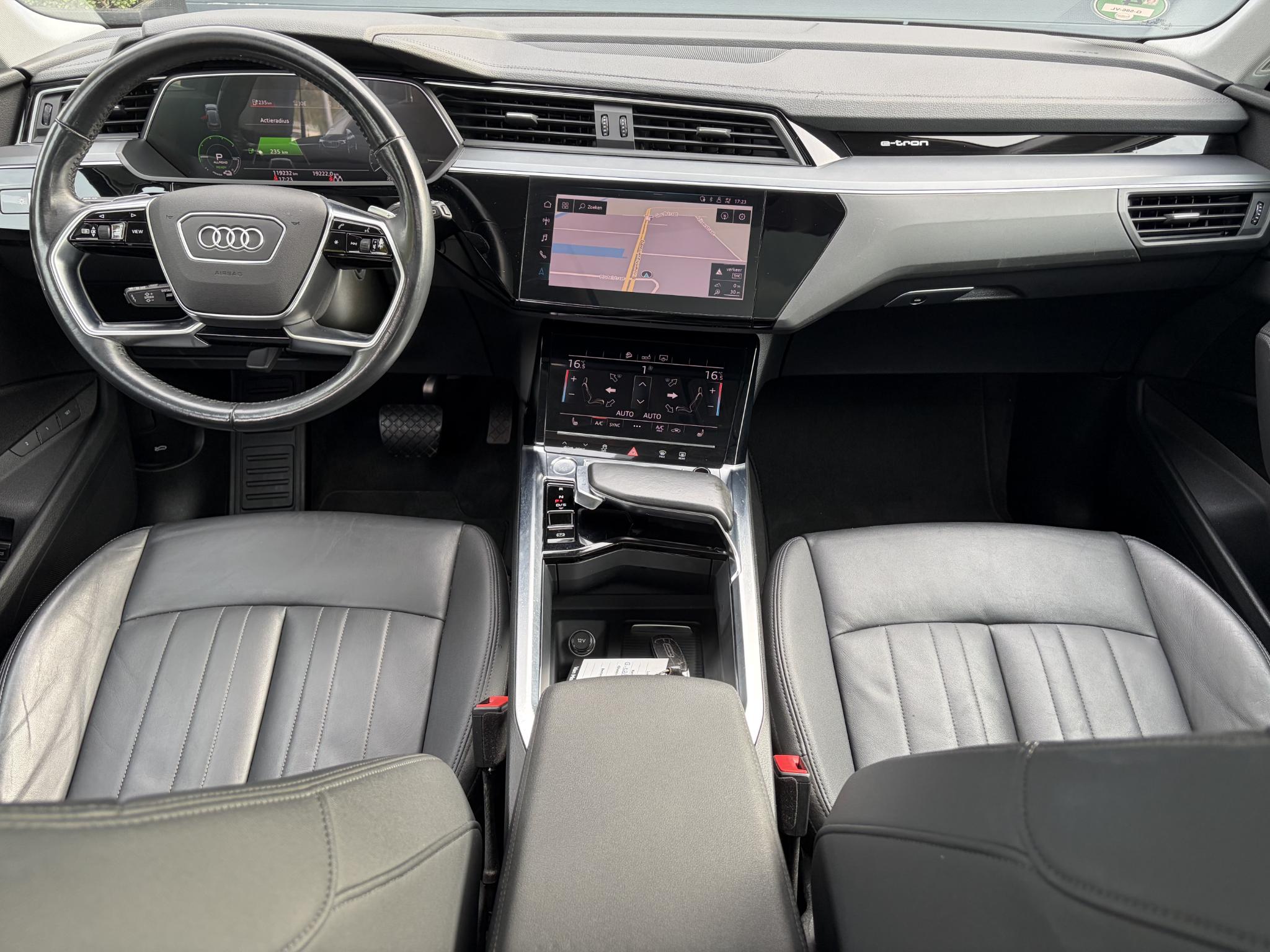 Foto van Audi E-tron 50