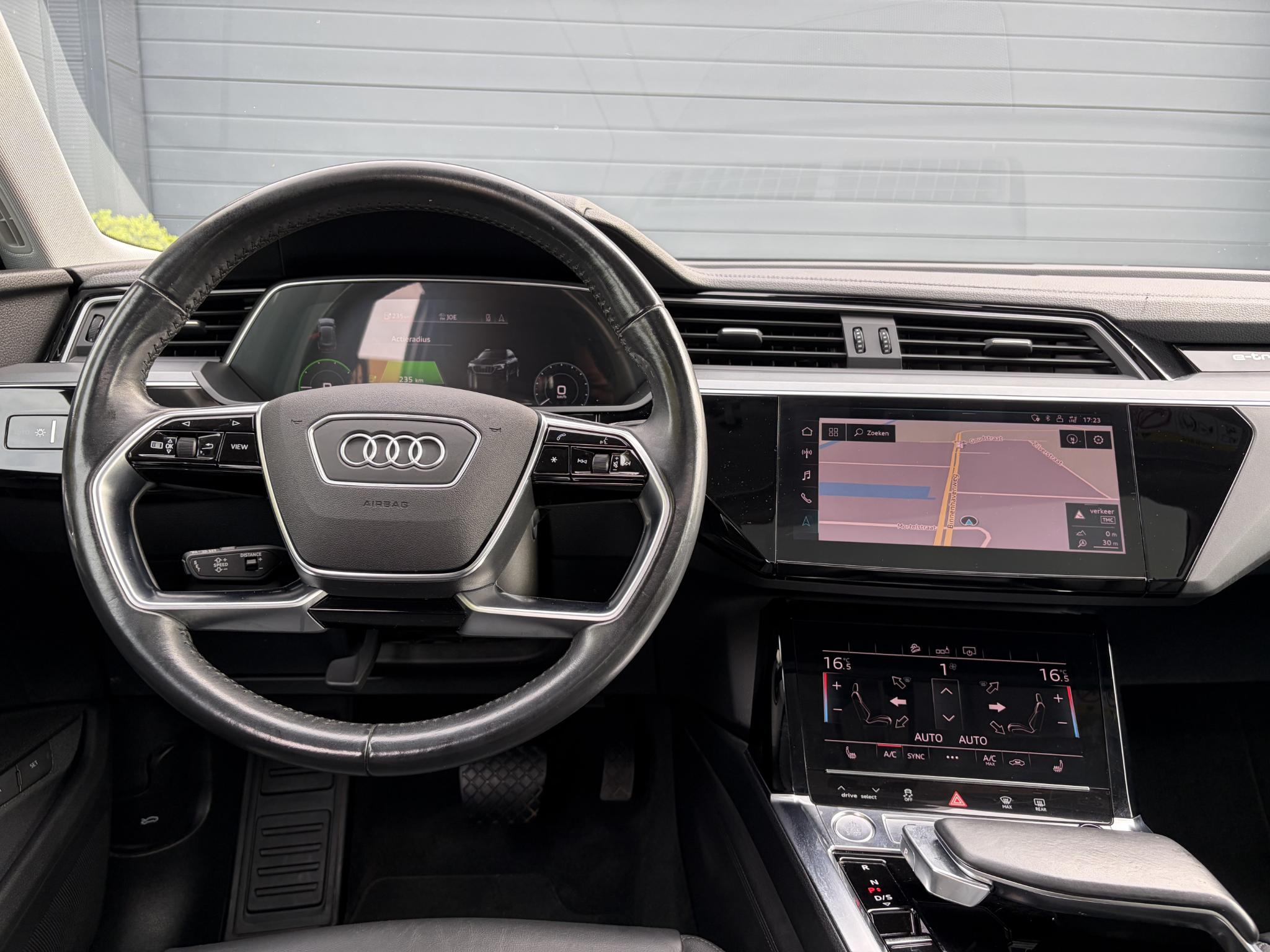 Foto van Audi E-tron 50