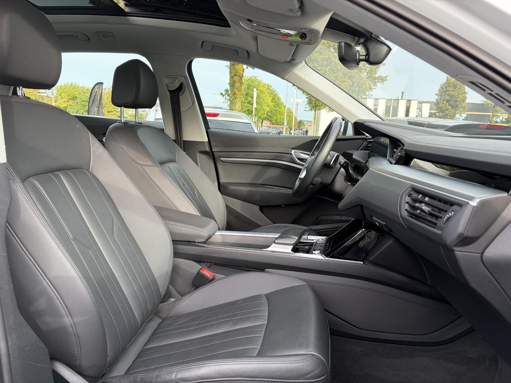 Foto van Audi E-tron 50