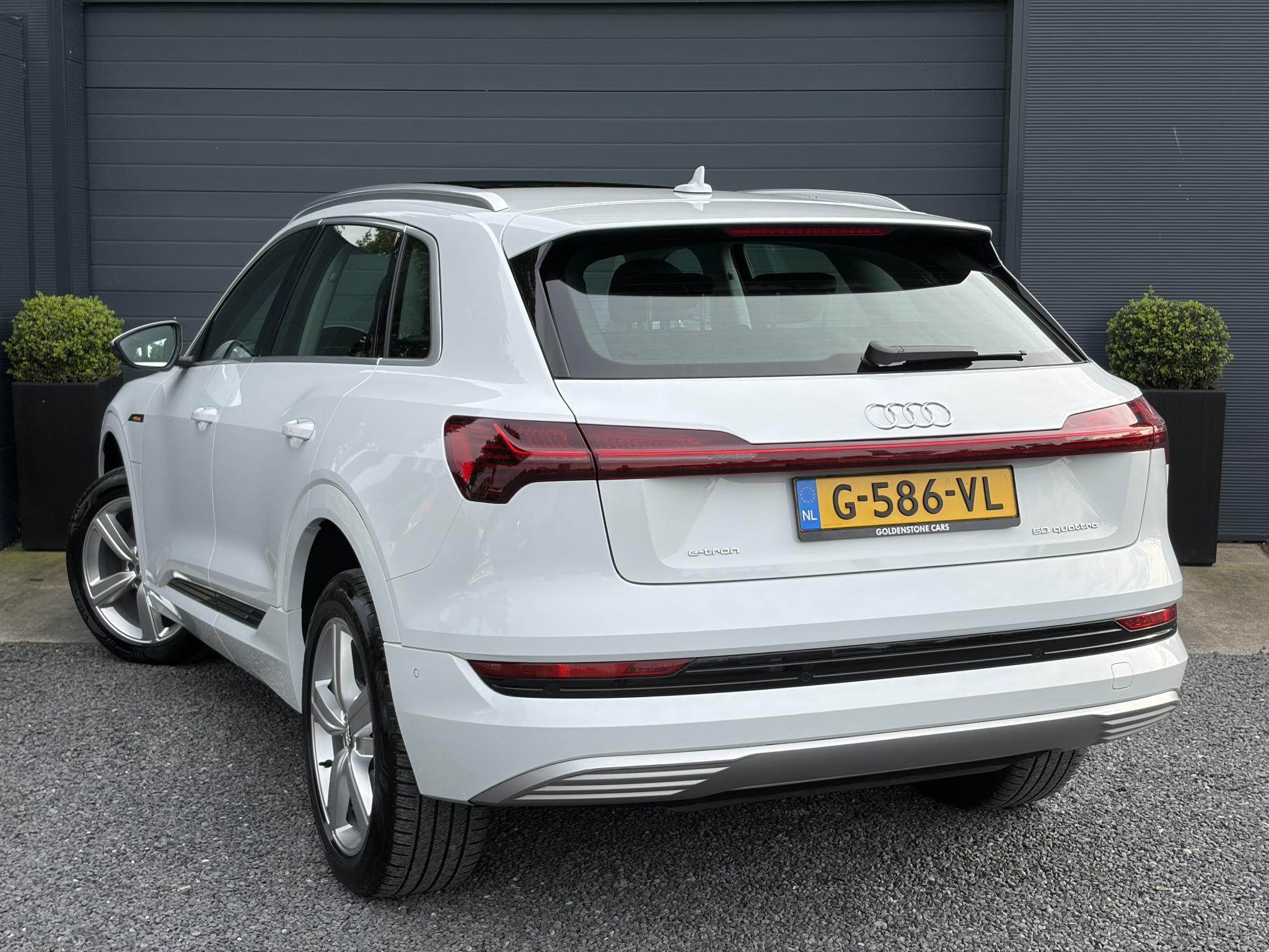 Foto van Audi E-tron 50