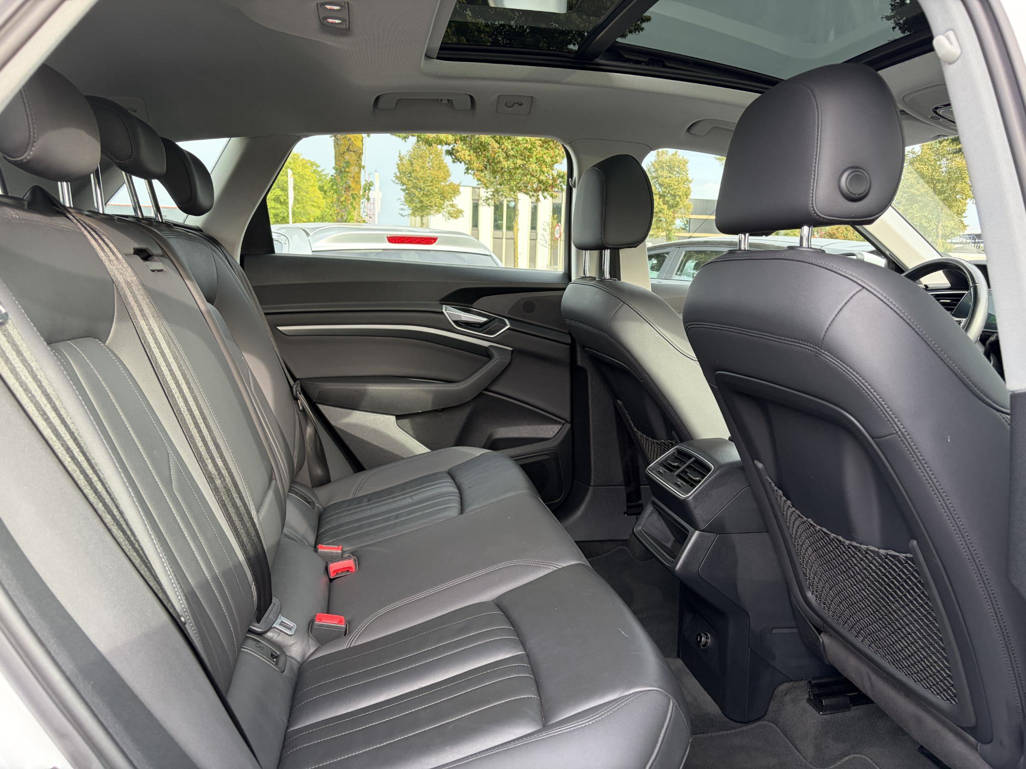 Foto van Audi E-tron 50