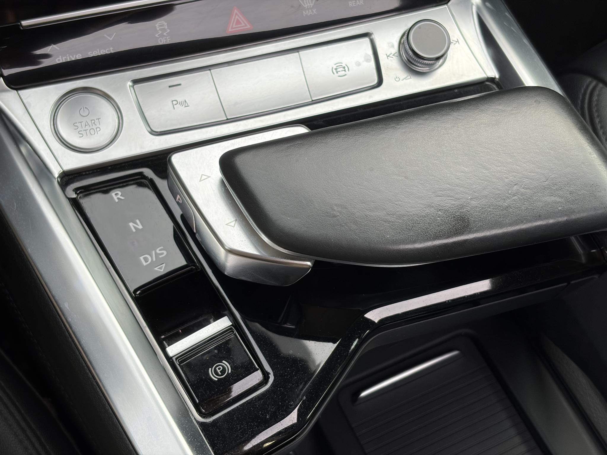 Foto van Audi E-tron 50