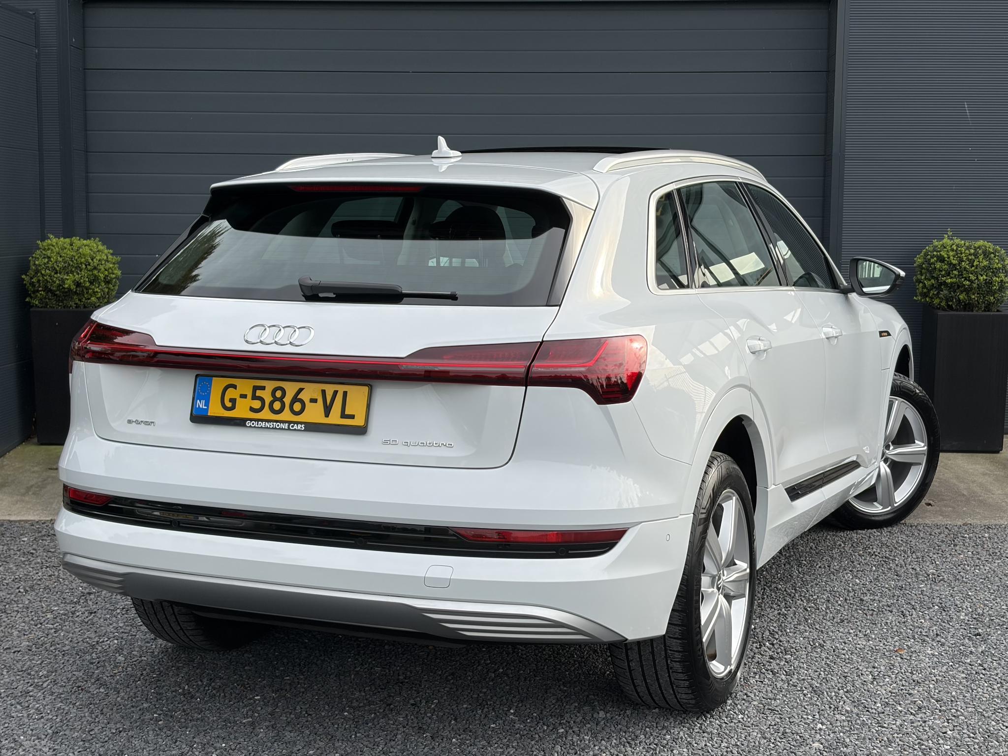 Foto van Audi E-tron 50